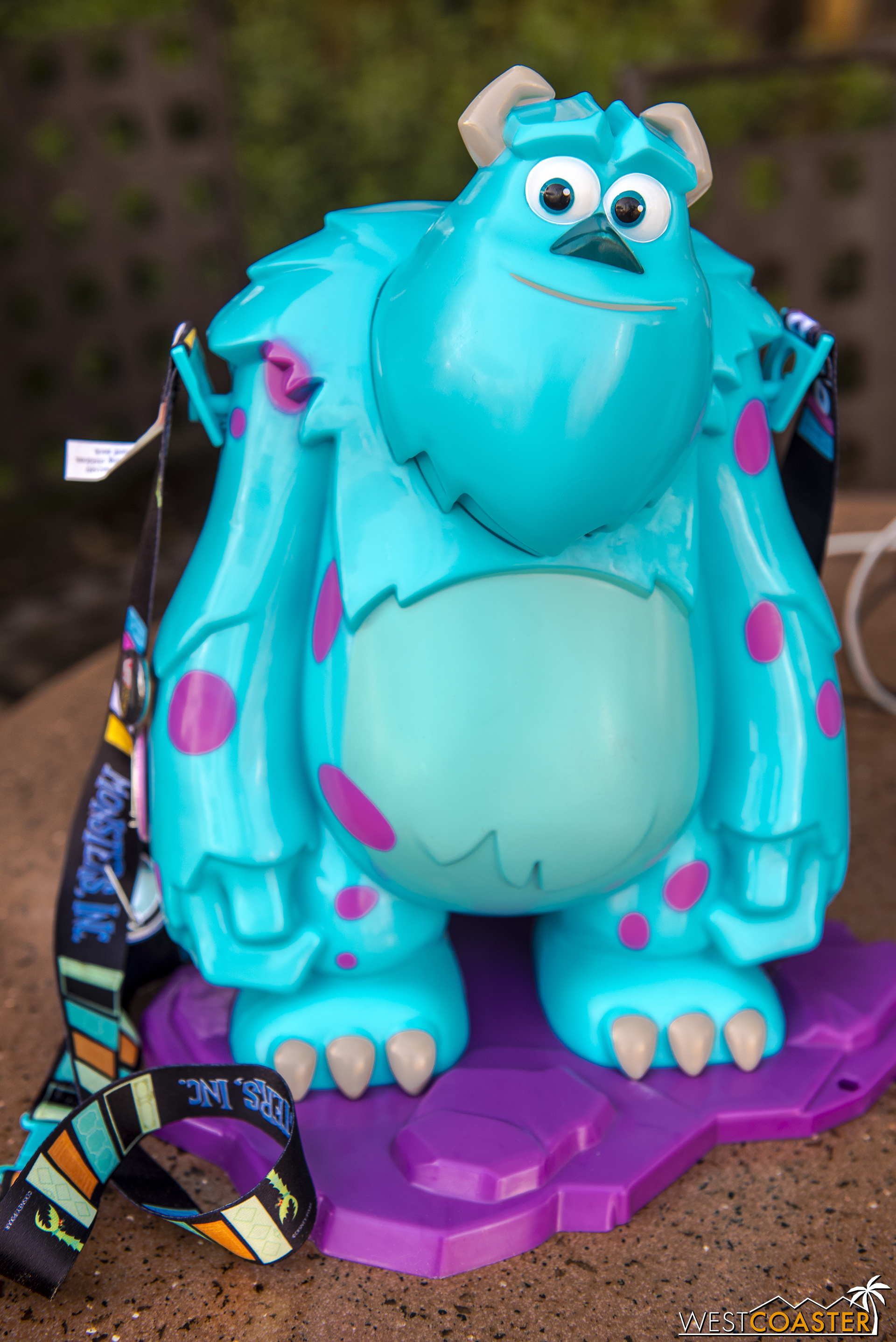  Outside the stores, there are souvenir items at various food stands too, like this pretty fantastic Sulley popcorn bucket. 