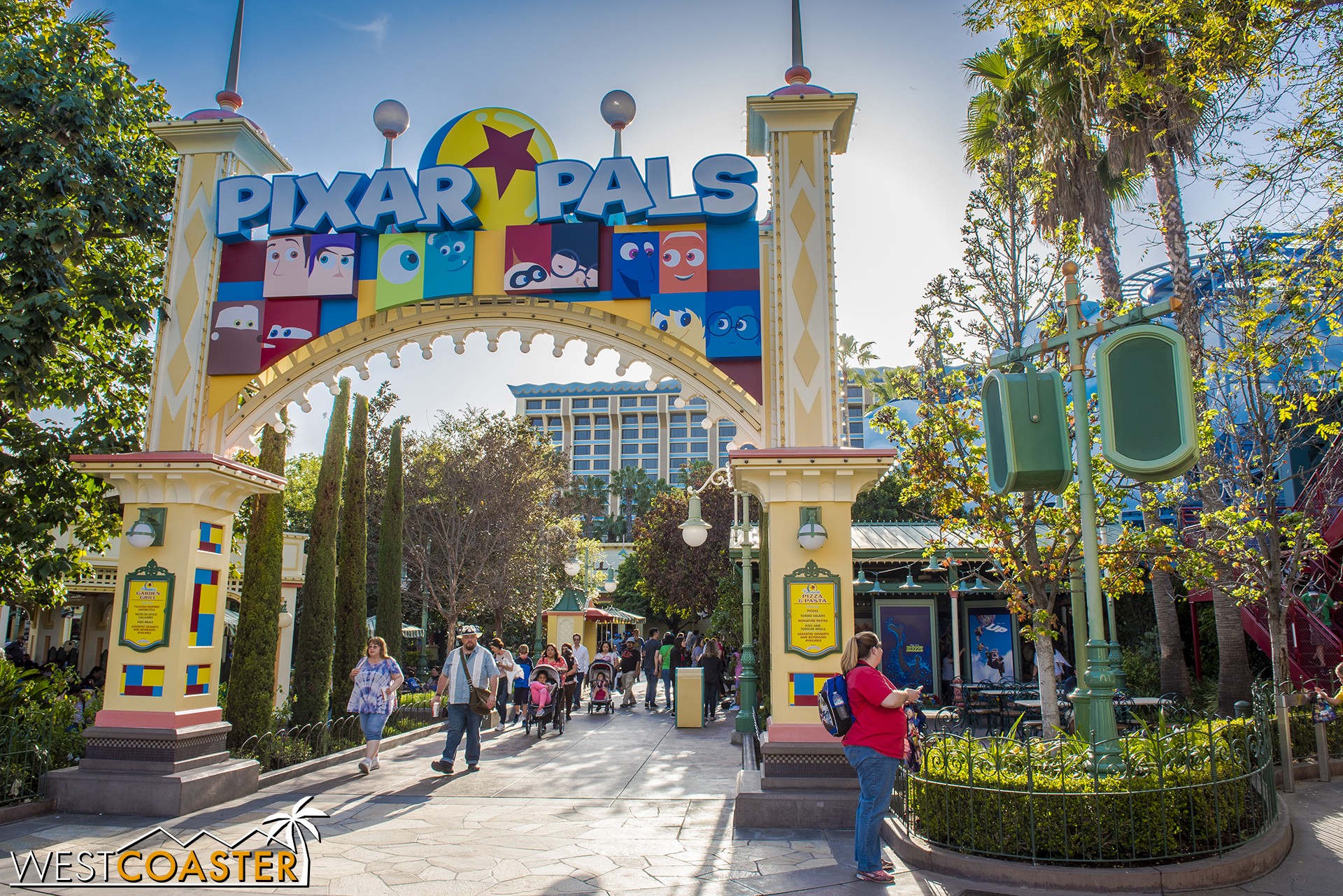  Pixar Pals is the name of the activity area that’s taken over the Boardwalk Restaurants part of Paradise Pier. 