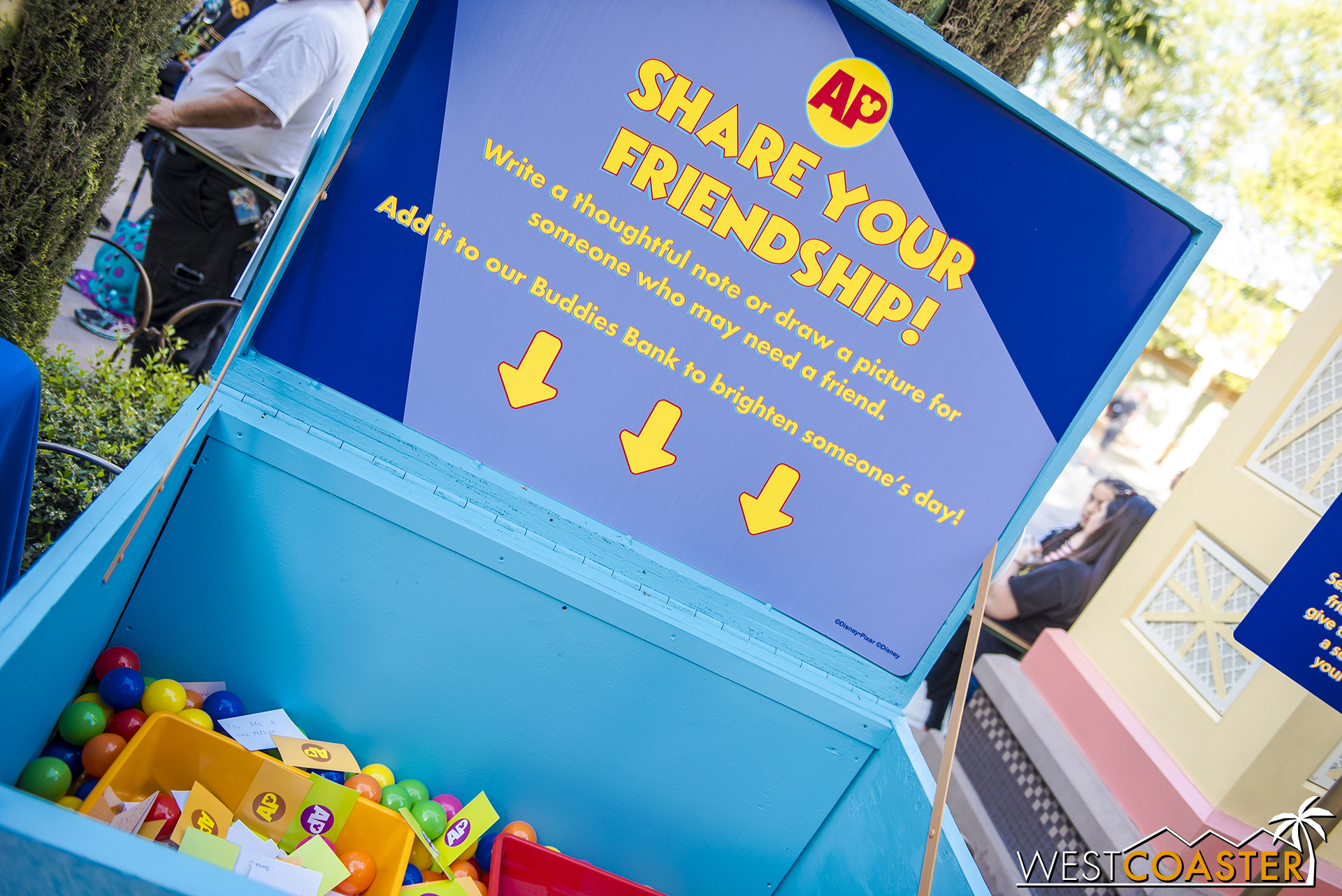  A trunk to write wish messages. 