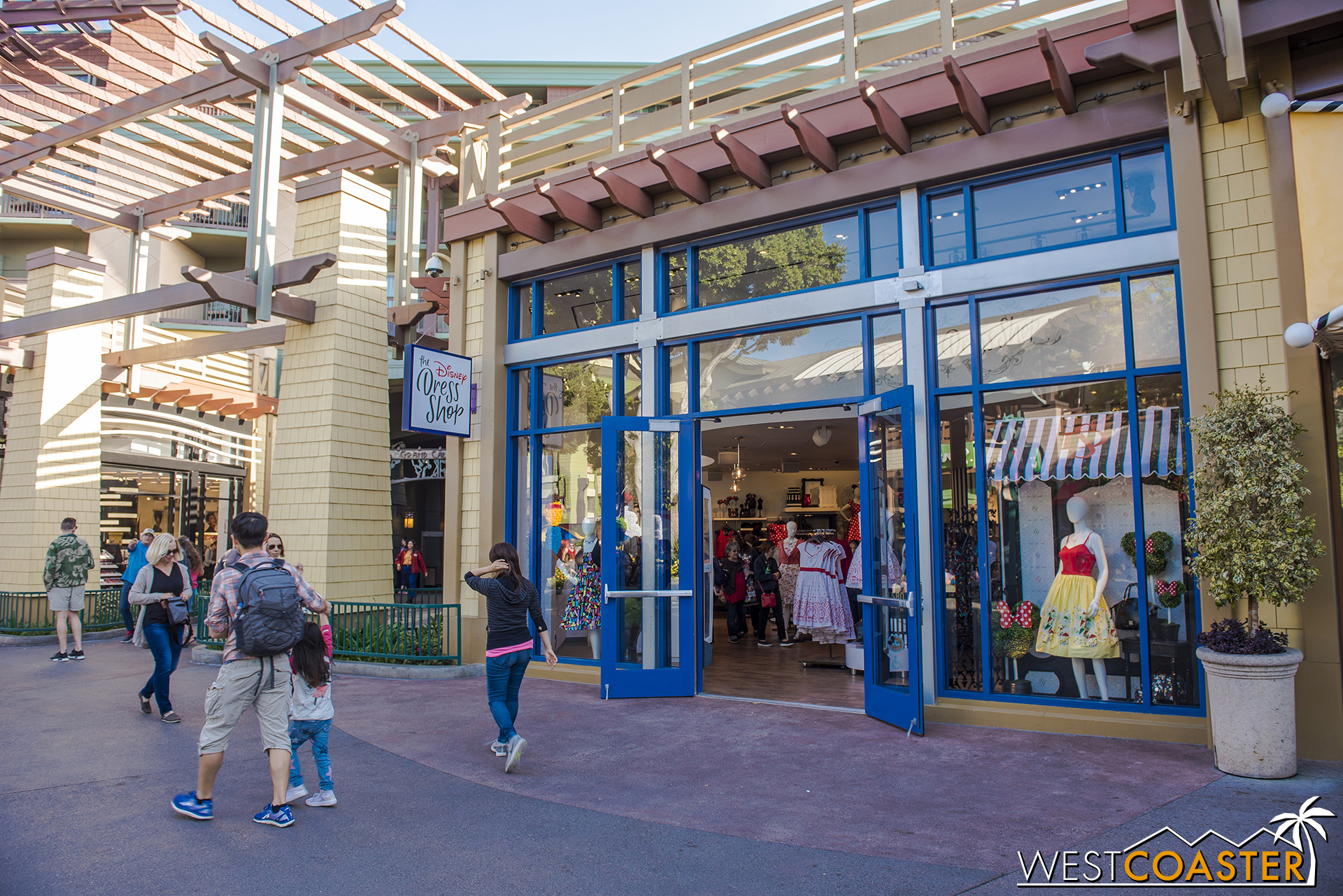 The Disney Dress Shop has finished its move to the old Anna and Elsa boutique, at the corner of the pathway into the Grand Californian Hotel.