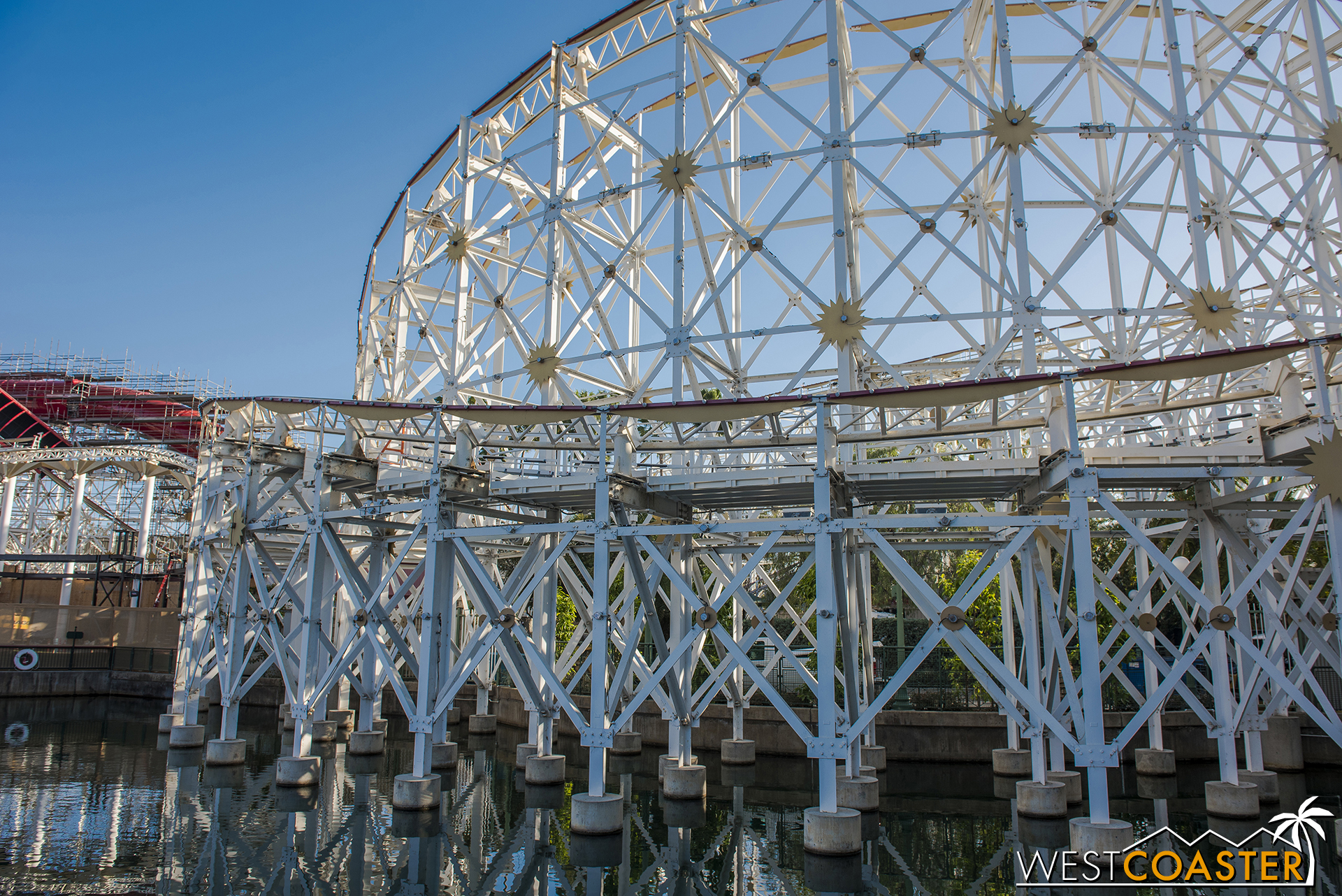 This part of the future Incredicoaster does not appeared to have been repainted. The white track is still a little blotchy.