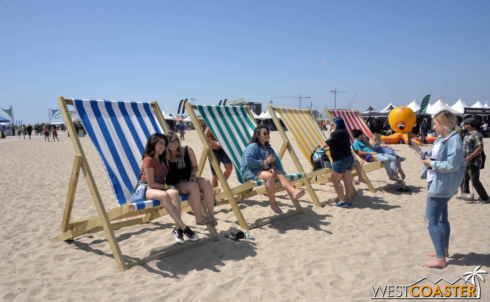  And things like these oversized lawn chairs were certainly novel and photogenic! 