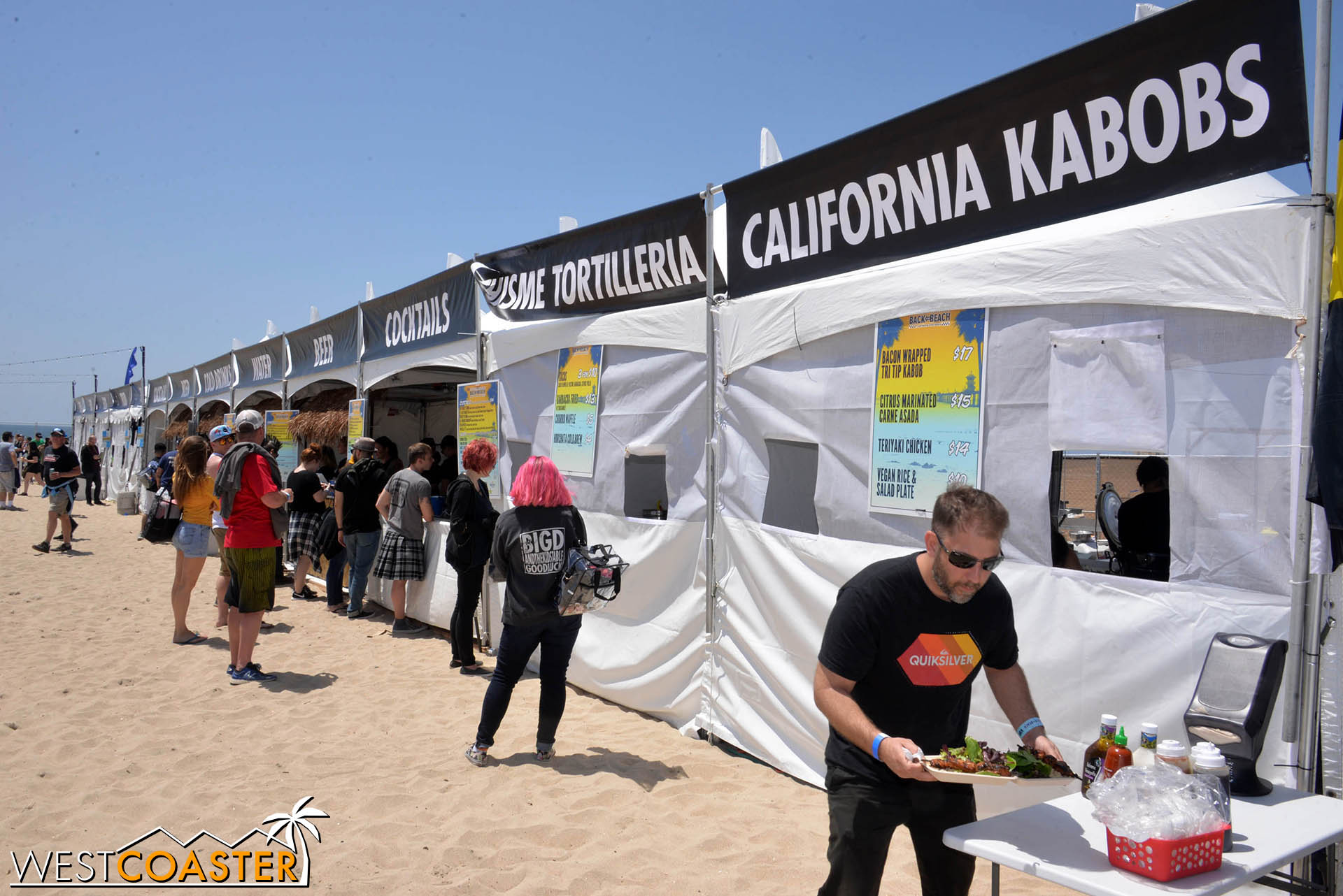 B2tB offered rows and rows of food and drink stands.