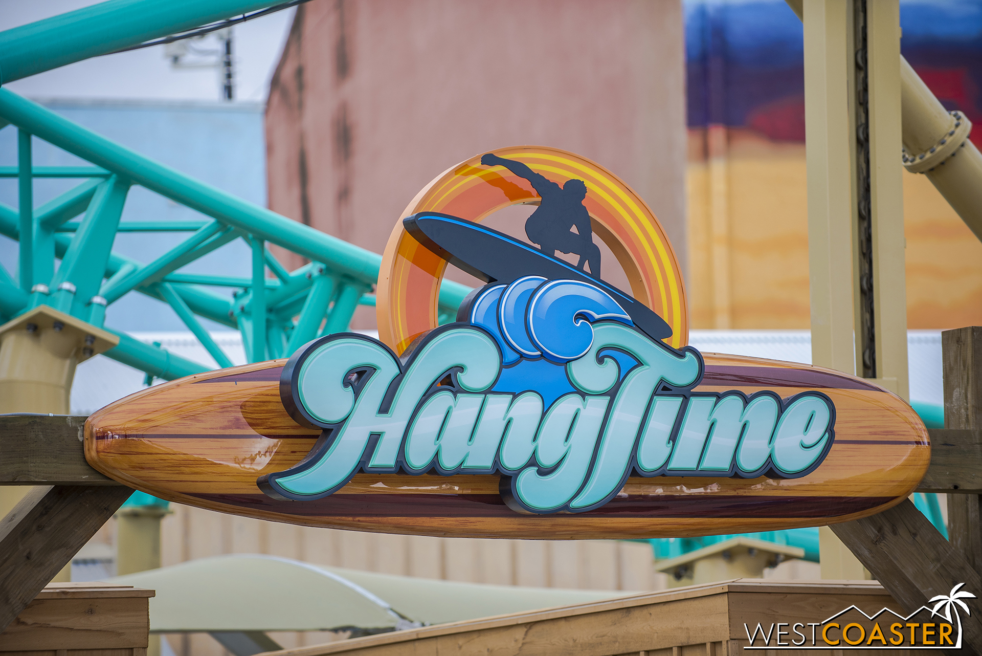  Look! It’s HangTime! 