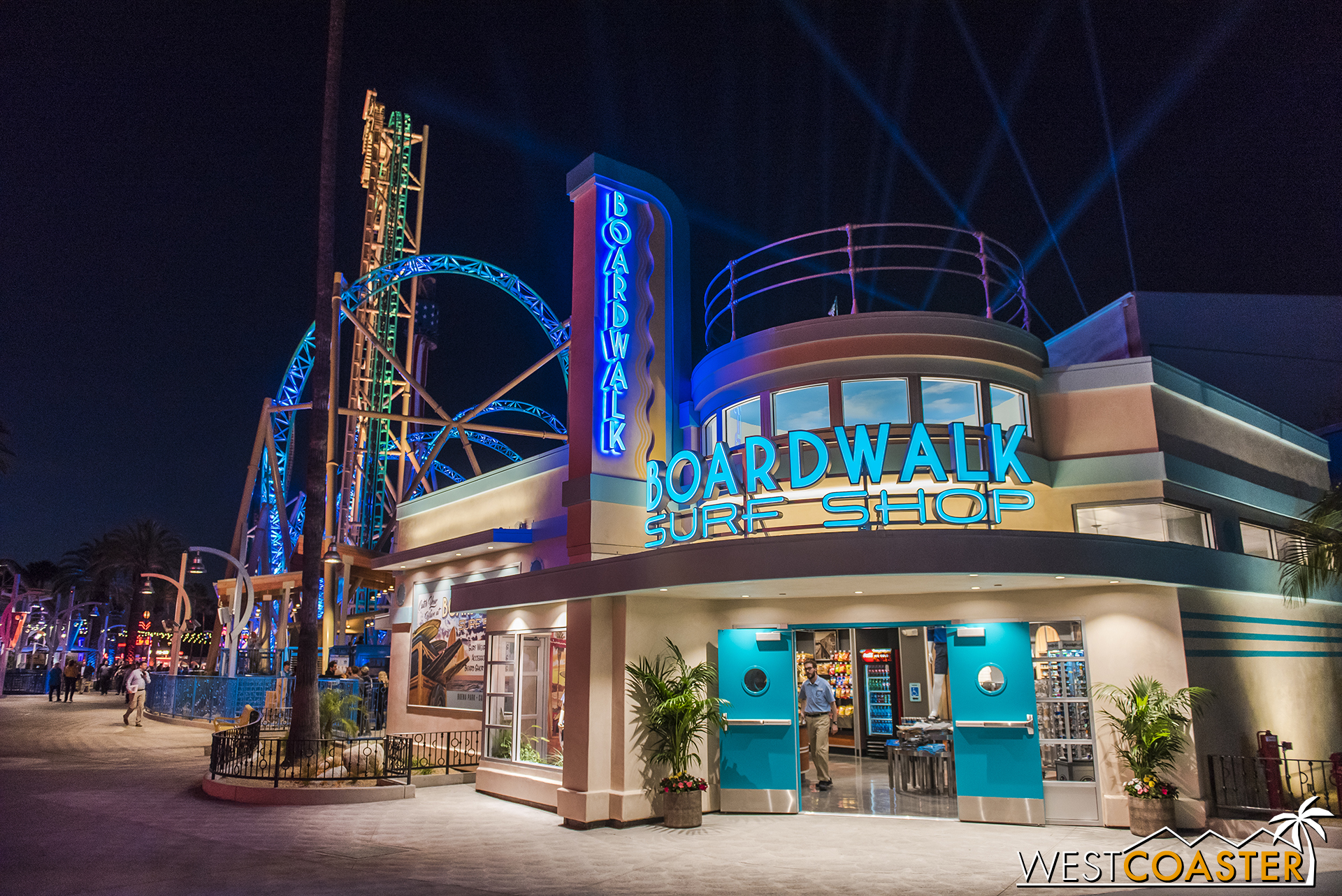  The Boardwalk Surf Shop looks great at night! 