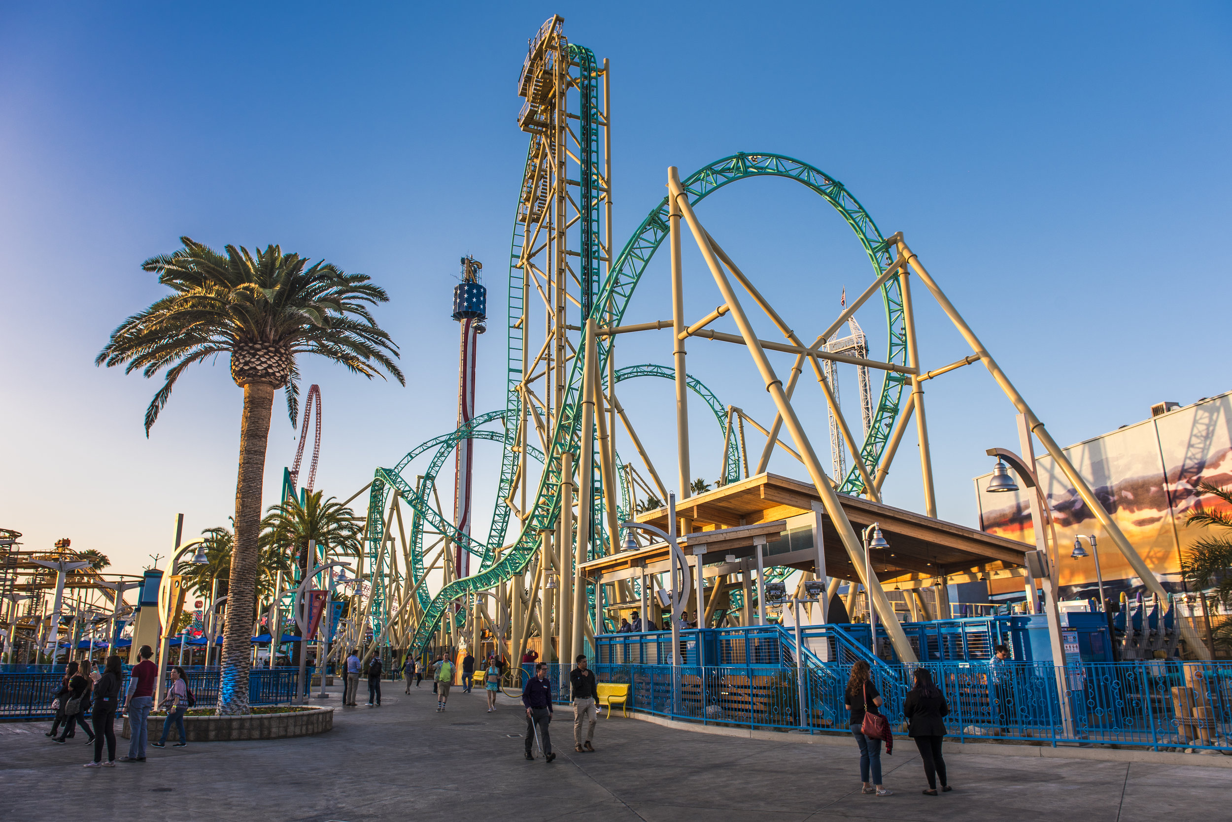 Welcome to Knott’s at golden hour. 
