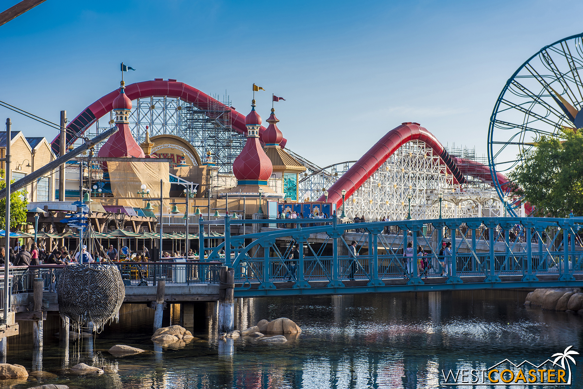  Welcome to Pixar Pier! 