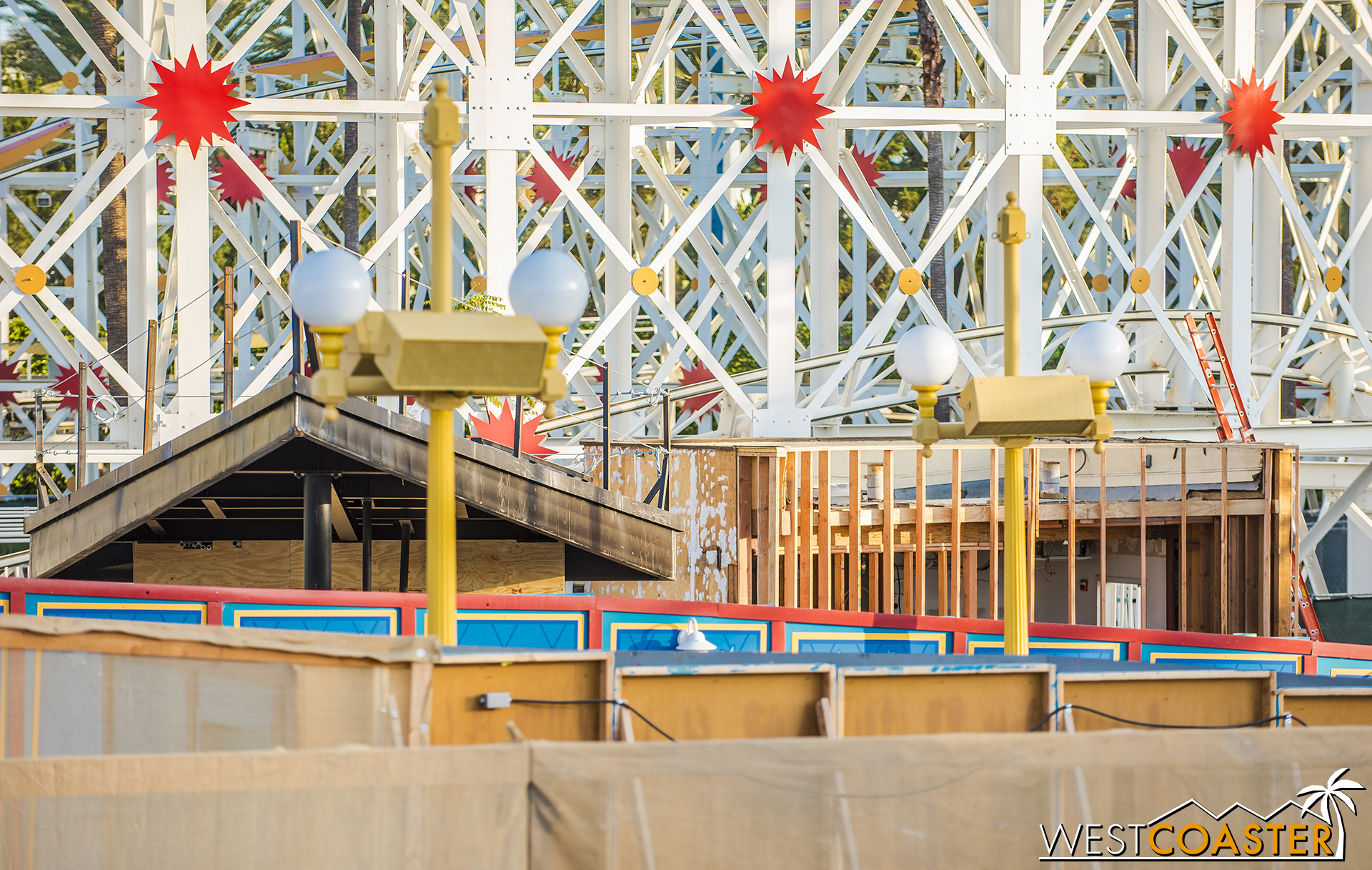  They’ve also put up the angular canopy that marks the entrance to the Incredicoaster queue. 