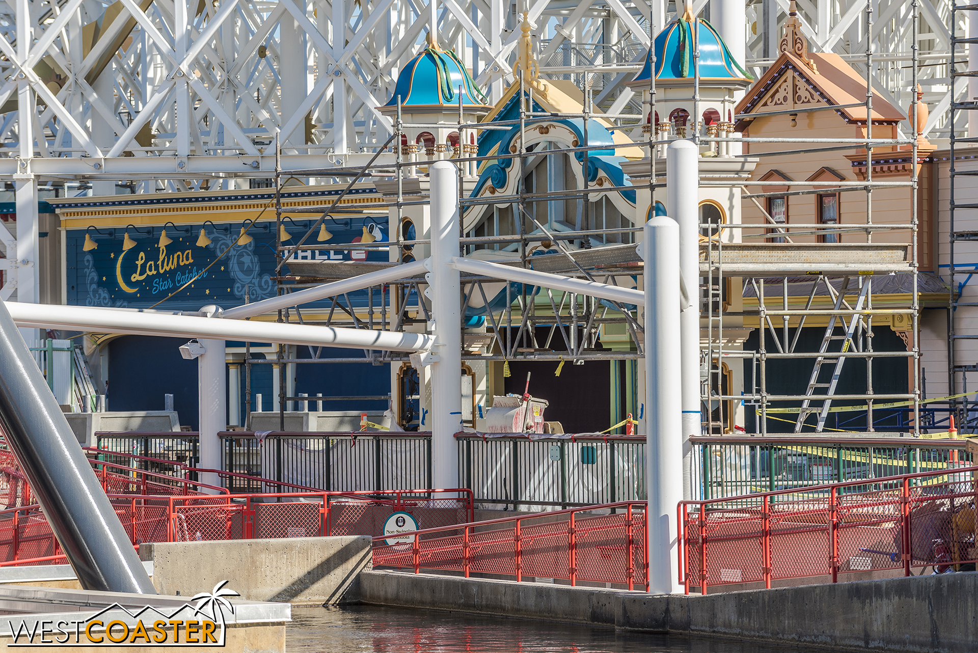 DLR-18_0613-D-PixarPier-0052.jpg