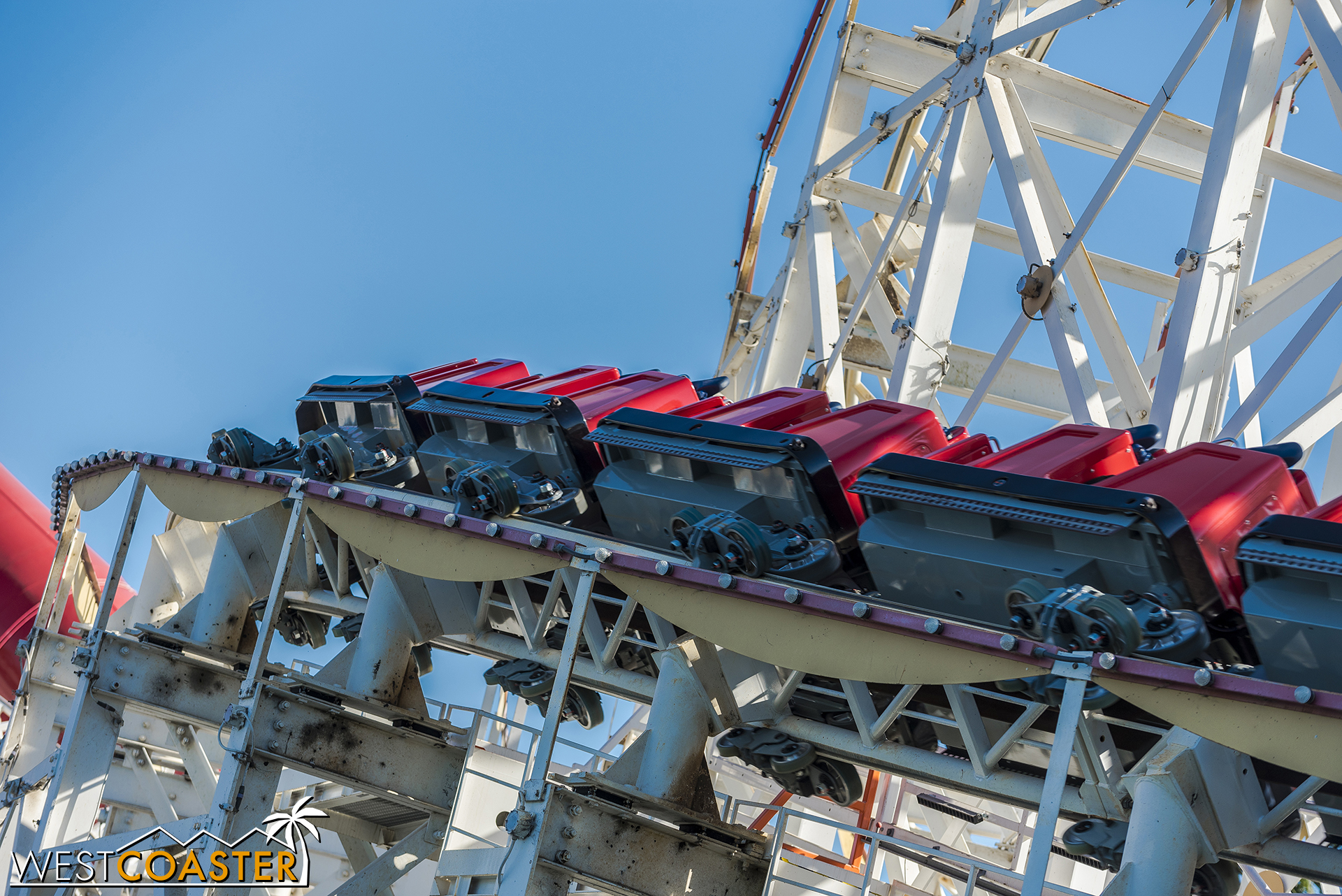 Here it is doin’ a zoom…