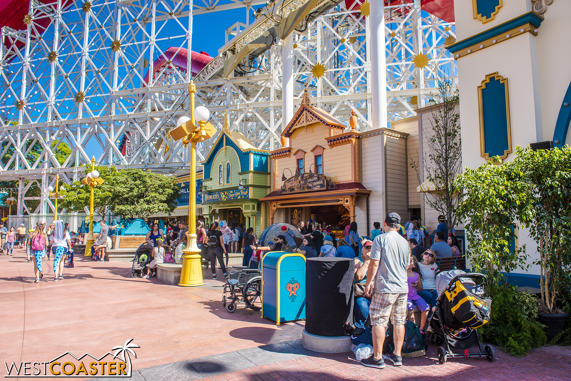  The boardwalk games are just next door. 