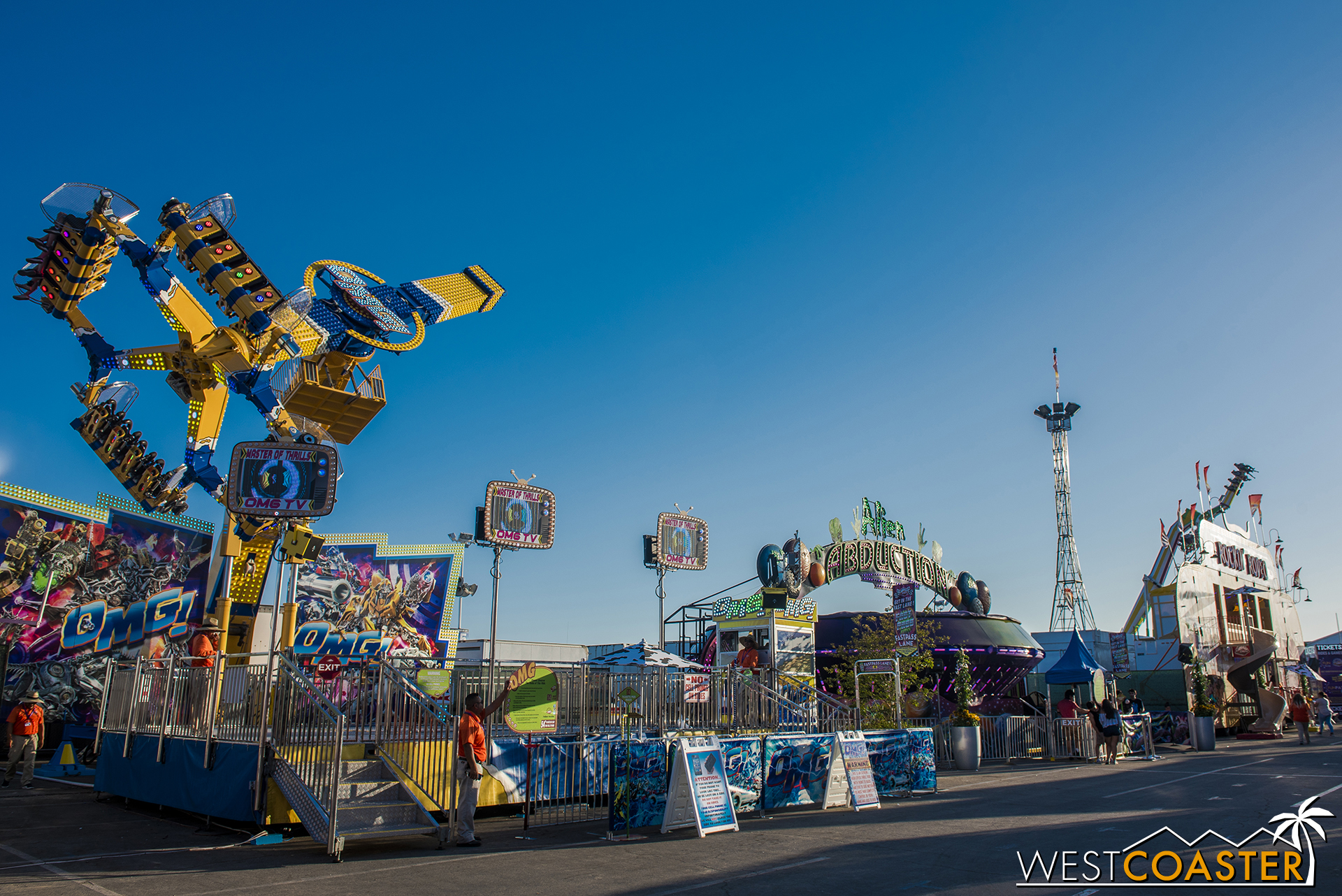 There are also more unique and extreme rides, like the OMG ride on the left. 