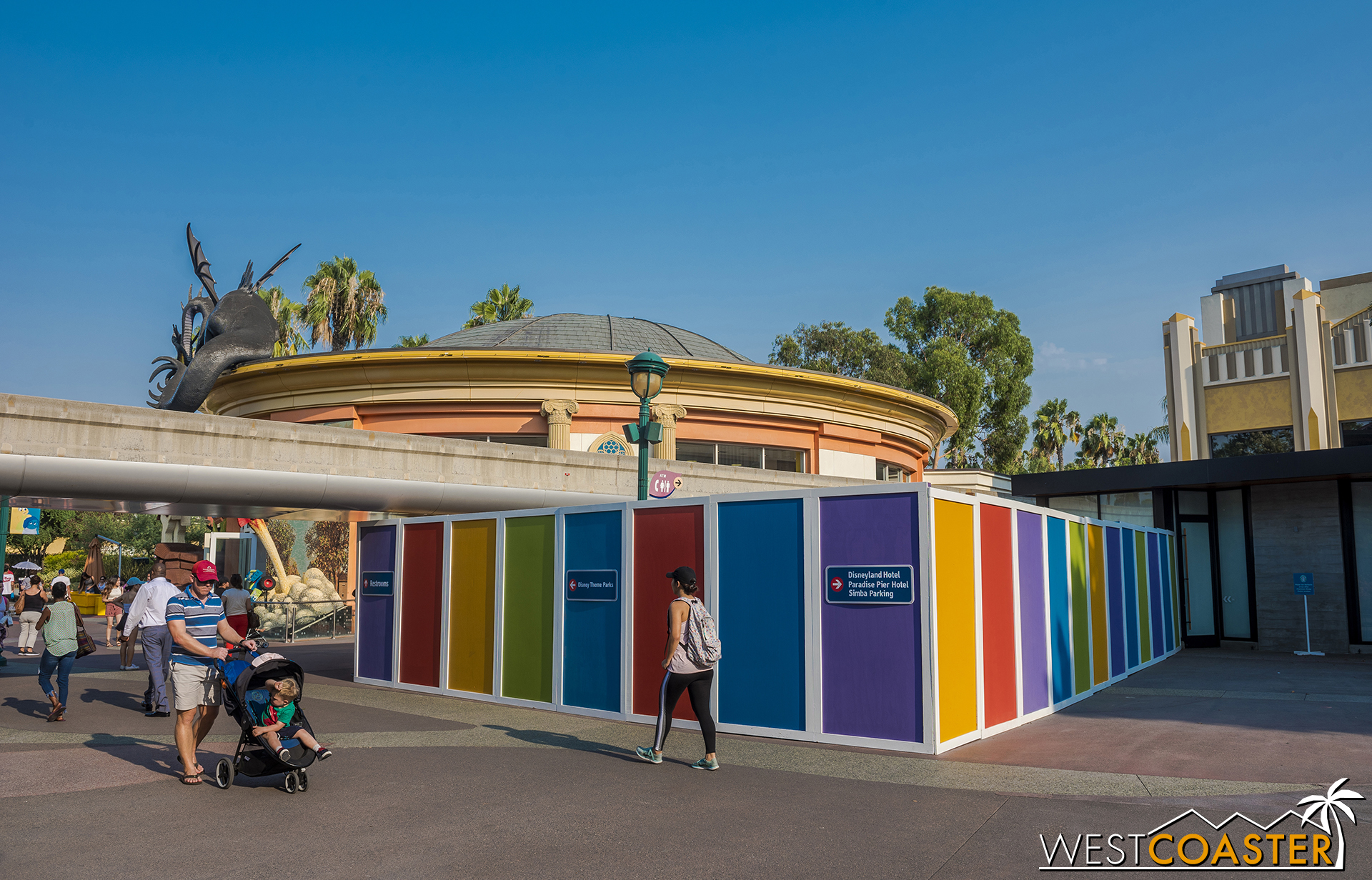  There’s some minor work going on at the monorail track by the Lego Store. 