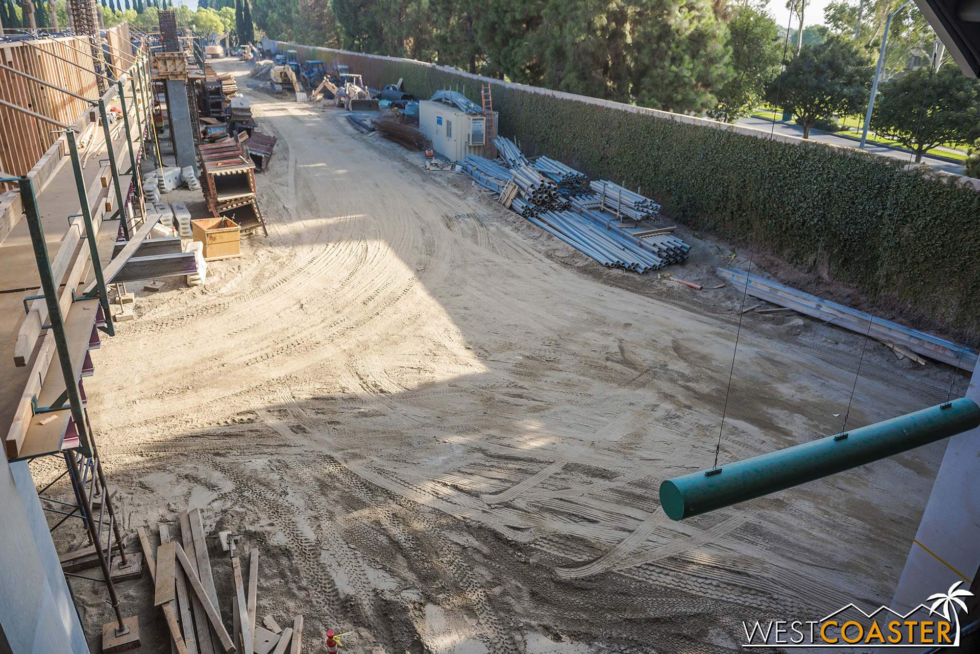  Looking down below.  This used to be where cars with disable placards turned into the Chip &amp; Dale lot after turning left (instead of right) following the parking toll booths.  Now, cars that don’t get routed to the existing structure will turn l