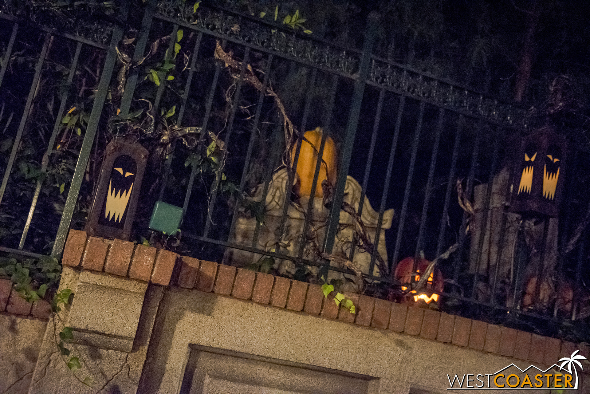  There are also jack-o-lanterns up the berm hillside, but at night, it’s pretty tough to get a photo of them (freehand). 