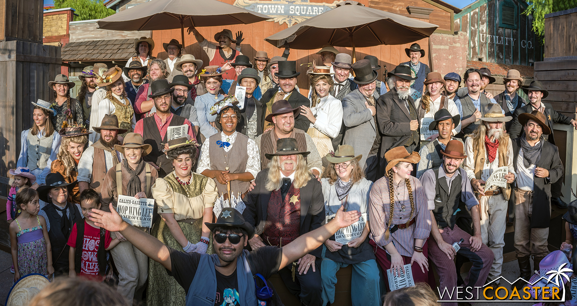  A group photo of the entire cast (or just about) on the final day of Ghost Town Alive! 2018. 