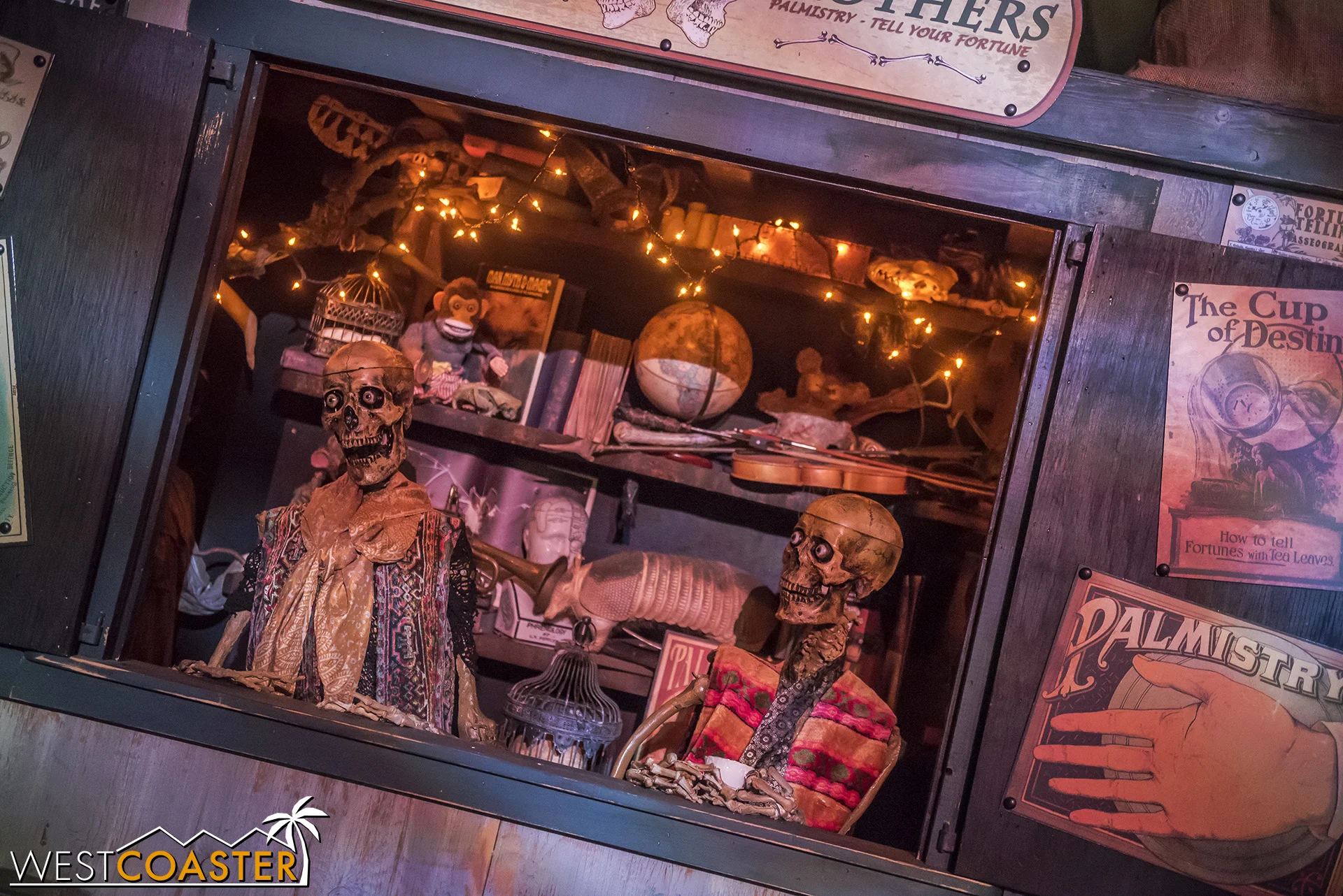 These two banter back and forth, tell guests their “fortune,” and generally provide some dreadful puns.