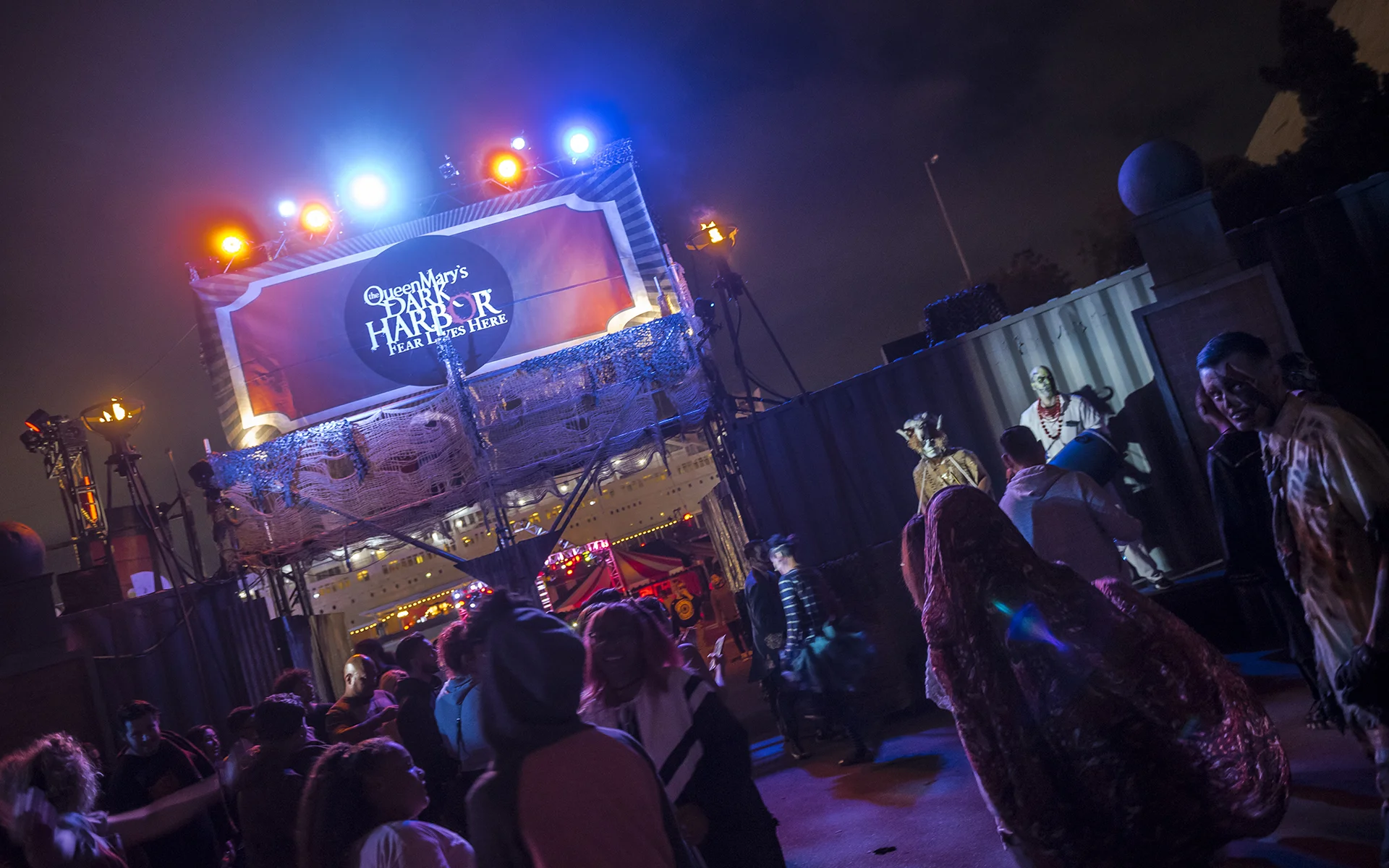 Dark Harbor 2018: Streets, Entertainment, and Attractions