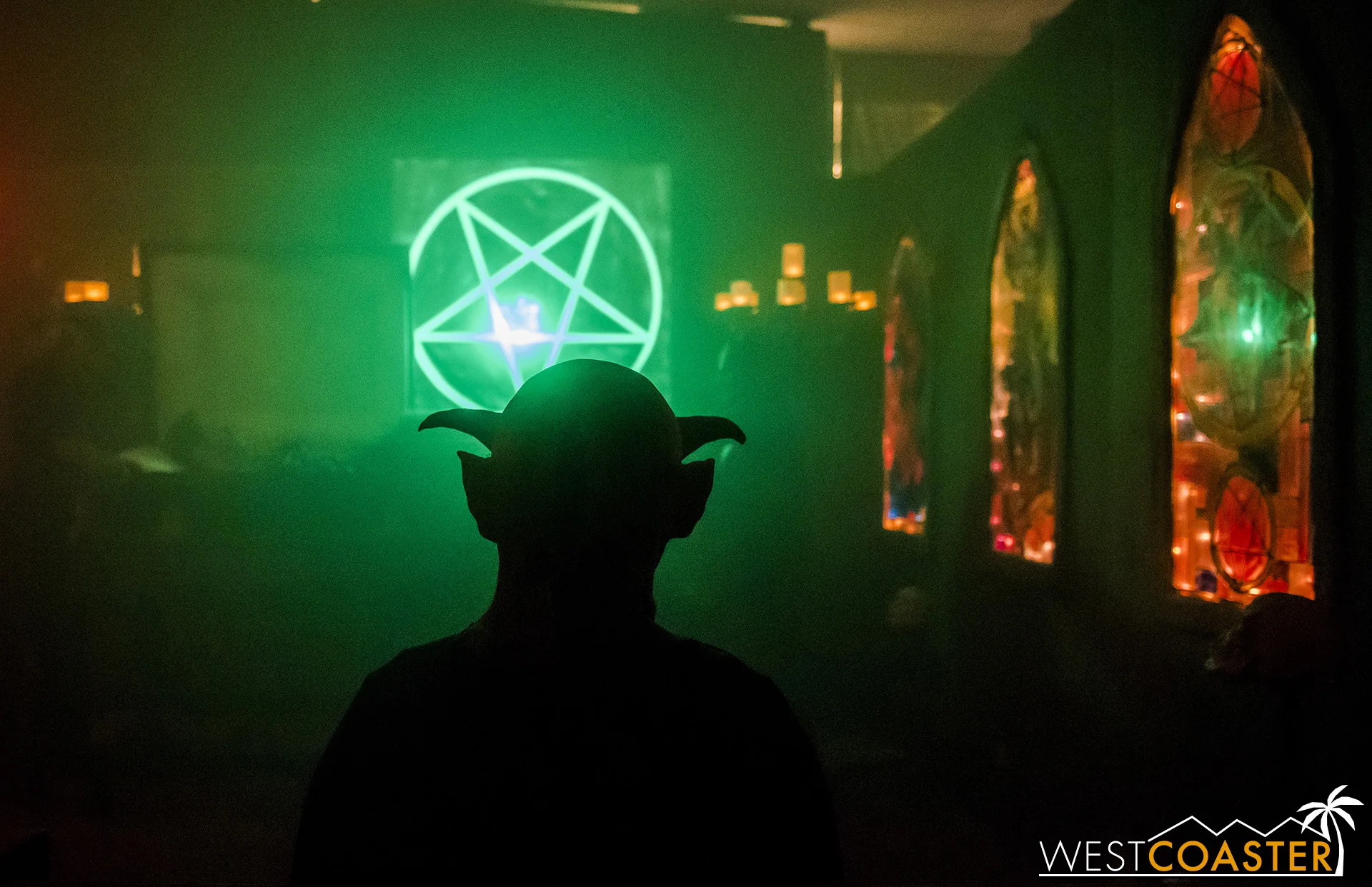 Most of this maze is very difficult to photograph, but there are some spectacular and more prominently lit moments.