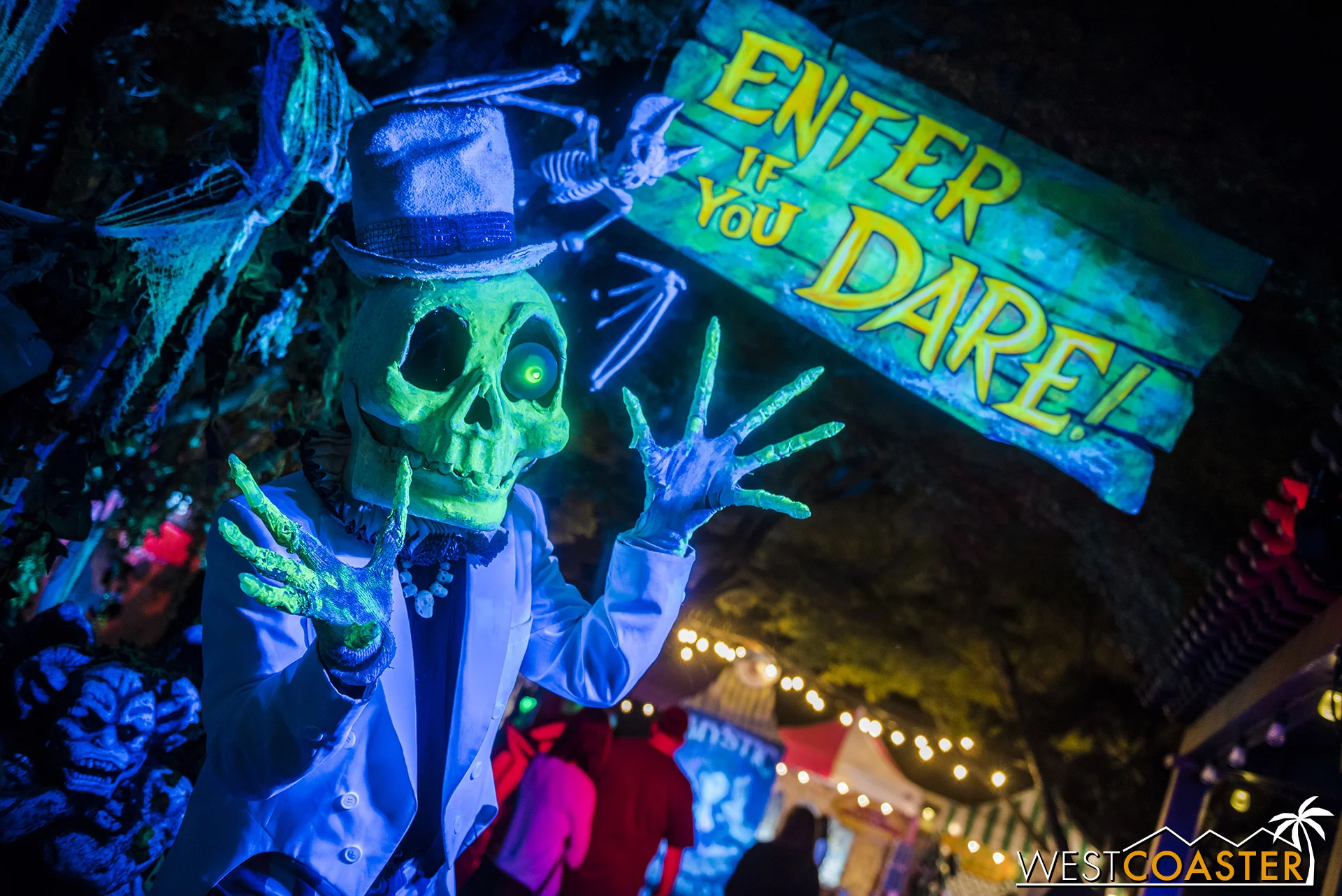 Mr. Nobody invites people to the Mystic Midway… if they dare!
