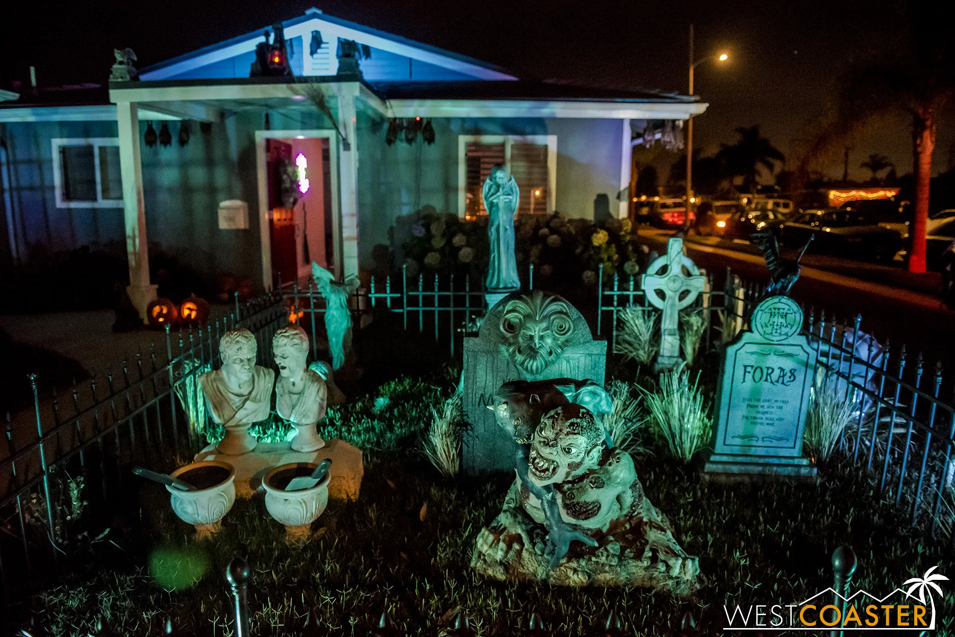 HauntingtonBeachManor-18_1111-0101.jpg