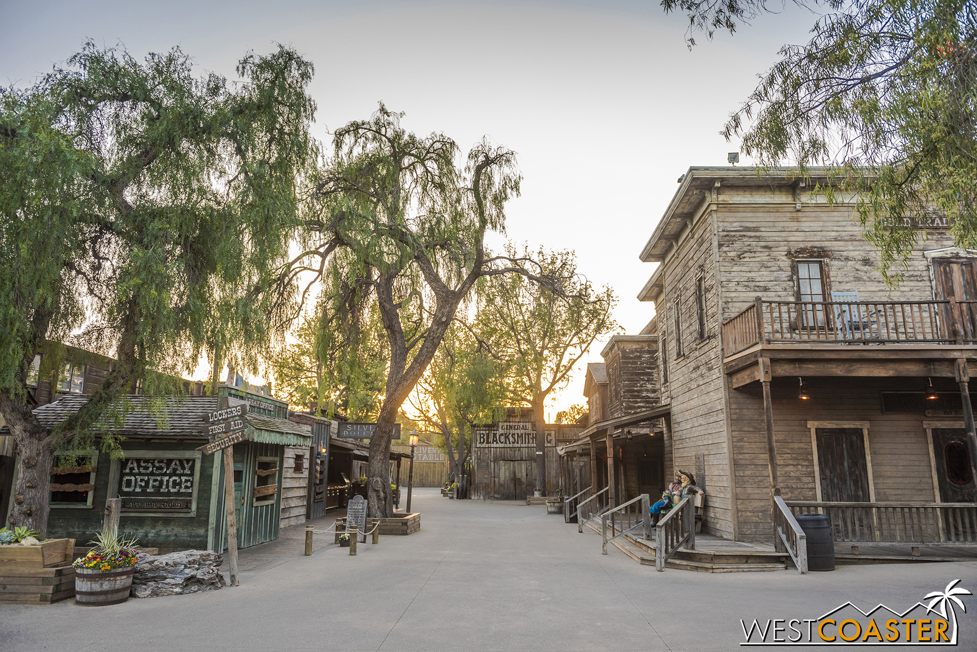  It’s not often that one can take empty photos of Knott’s Berry Farm. 