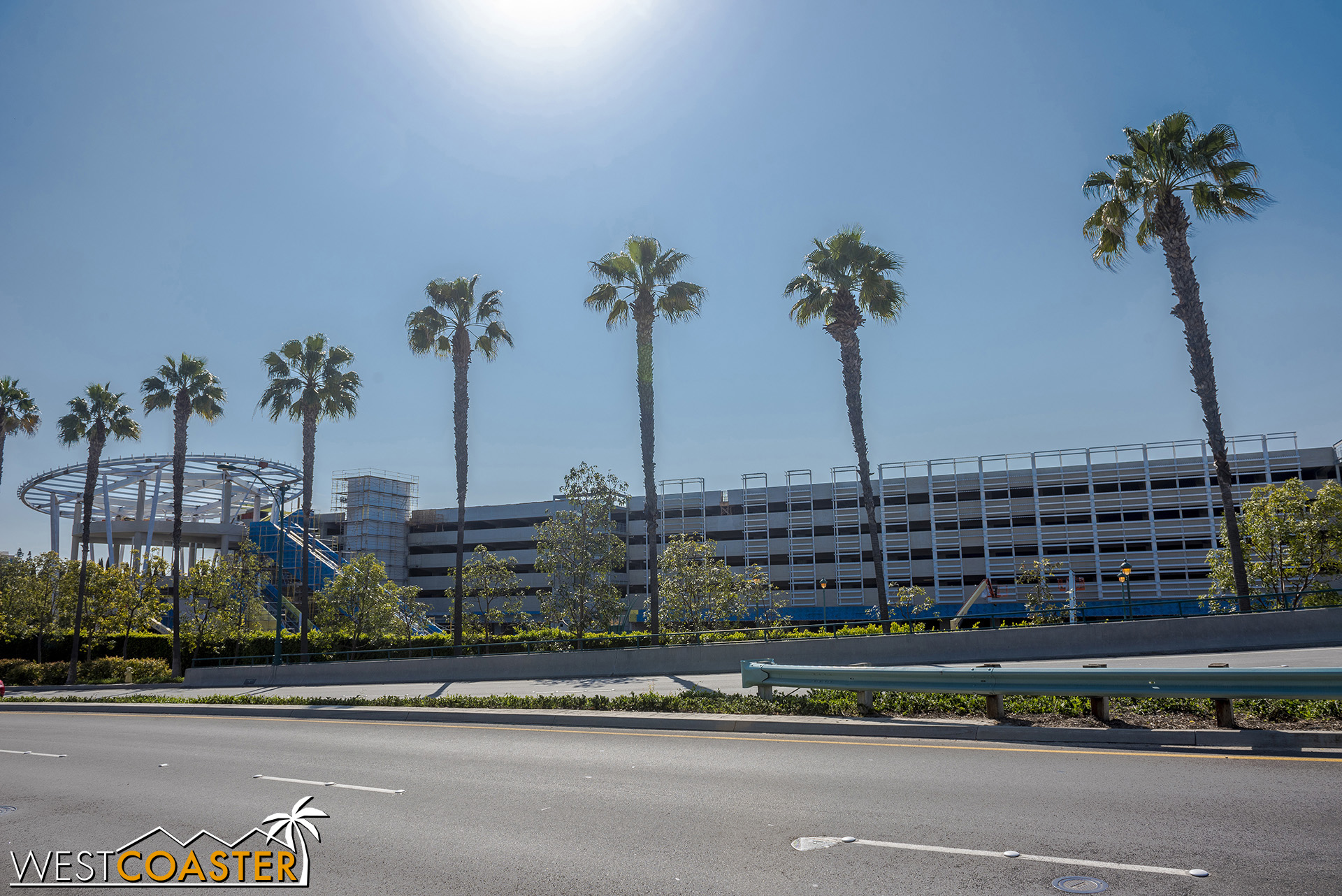  Here’s a view we haven’t really featured before… the parking structure expansion, as viewed from Disneyland Drive. 