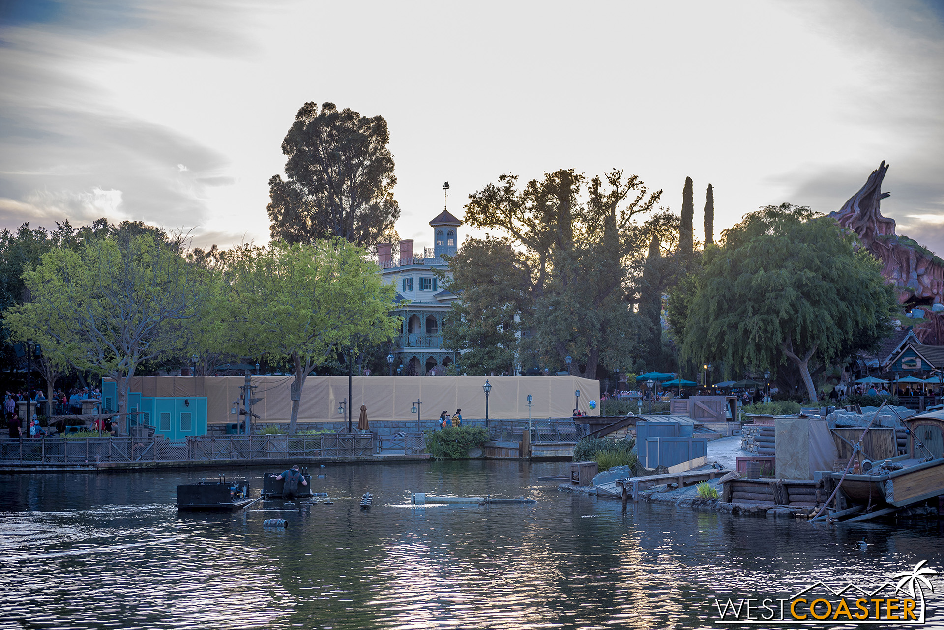  And a bit of work is going on at this planter in New Orleans Square.  So lots of little beautification projects going on throughout the park to get things spruced up in line with the opening of Star Wars: Galaxy’s Edge! 