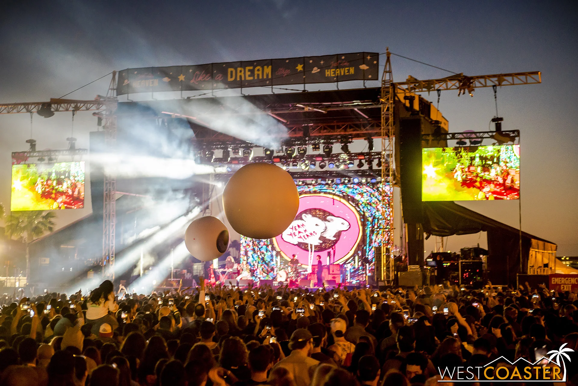 Giant, bouncy eye-balls hurtle over the crowd at the Yeah Yeah Yeah’s set.