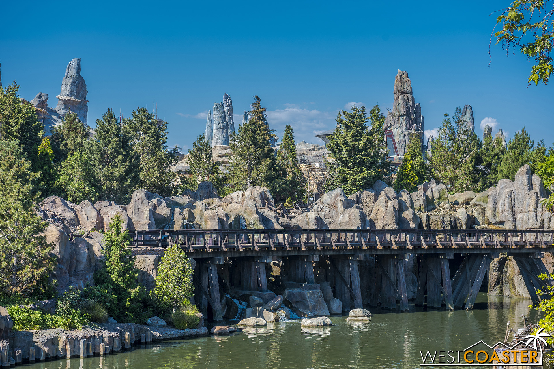  But the spires of Batuu look great from the Rivers of America! 