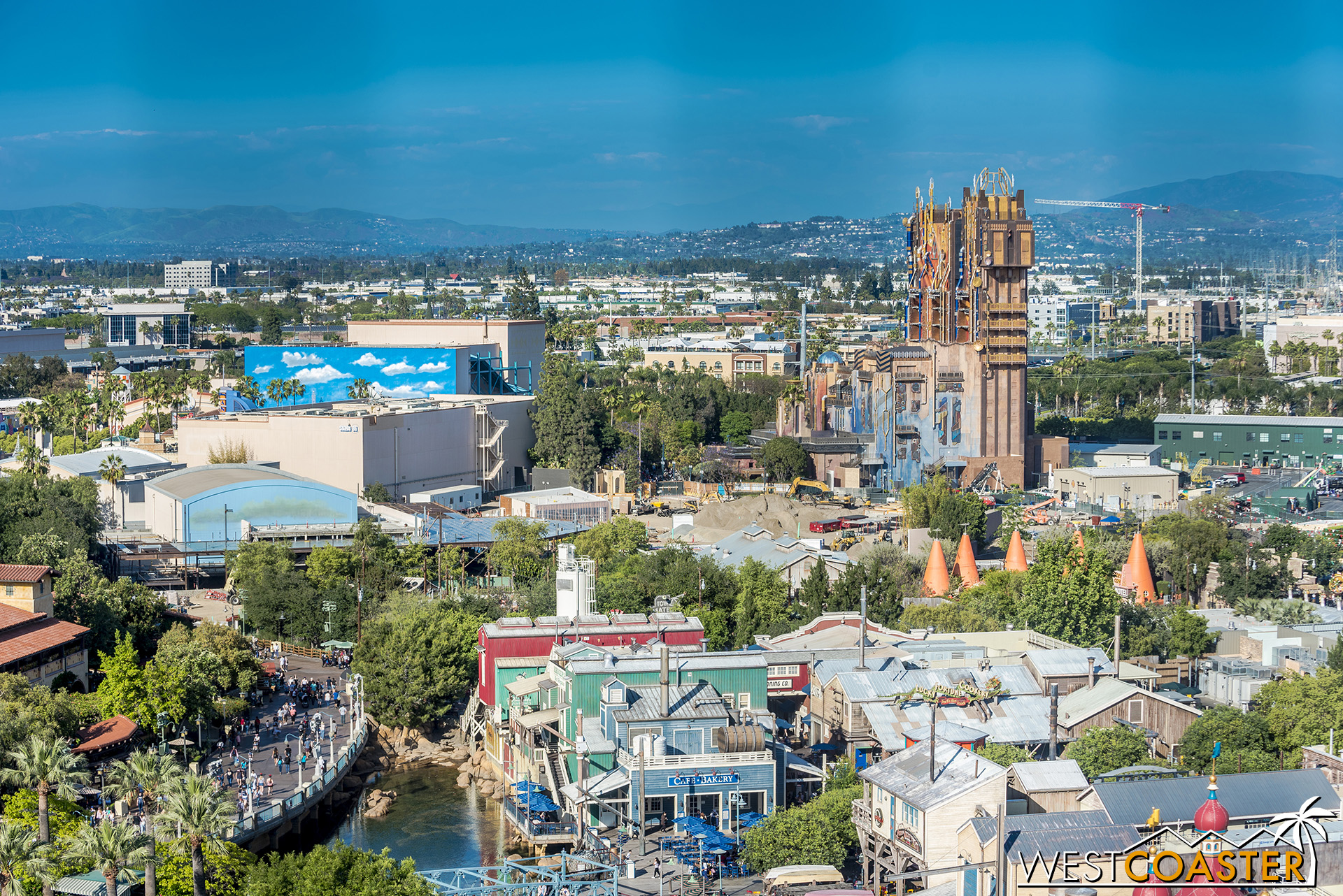  OMG, it’s been seven years since we posted a Disneyland Update photo from here.   