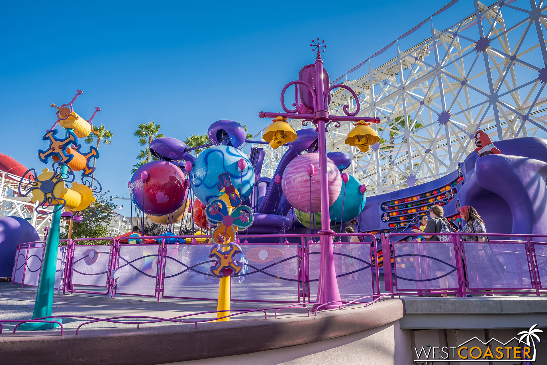  The memory orbs carry little boxes for guests to ride in. 