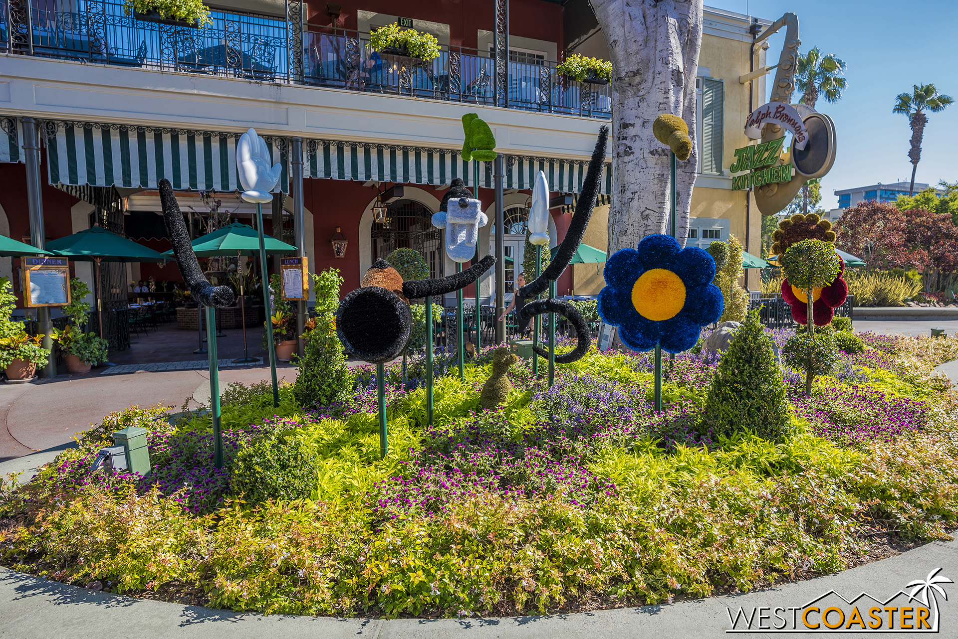  Downtown Disney has these cool planter figures for the summer. 