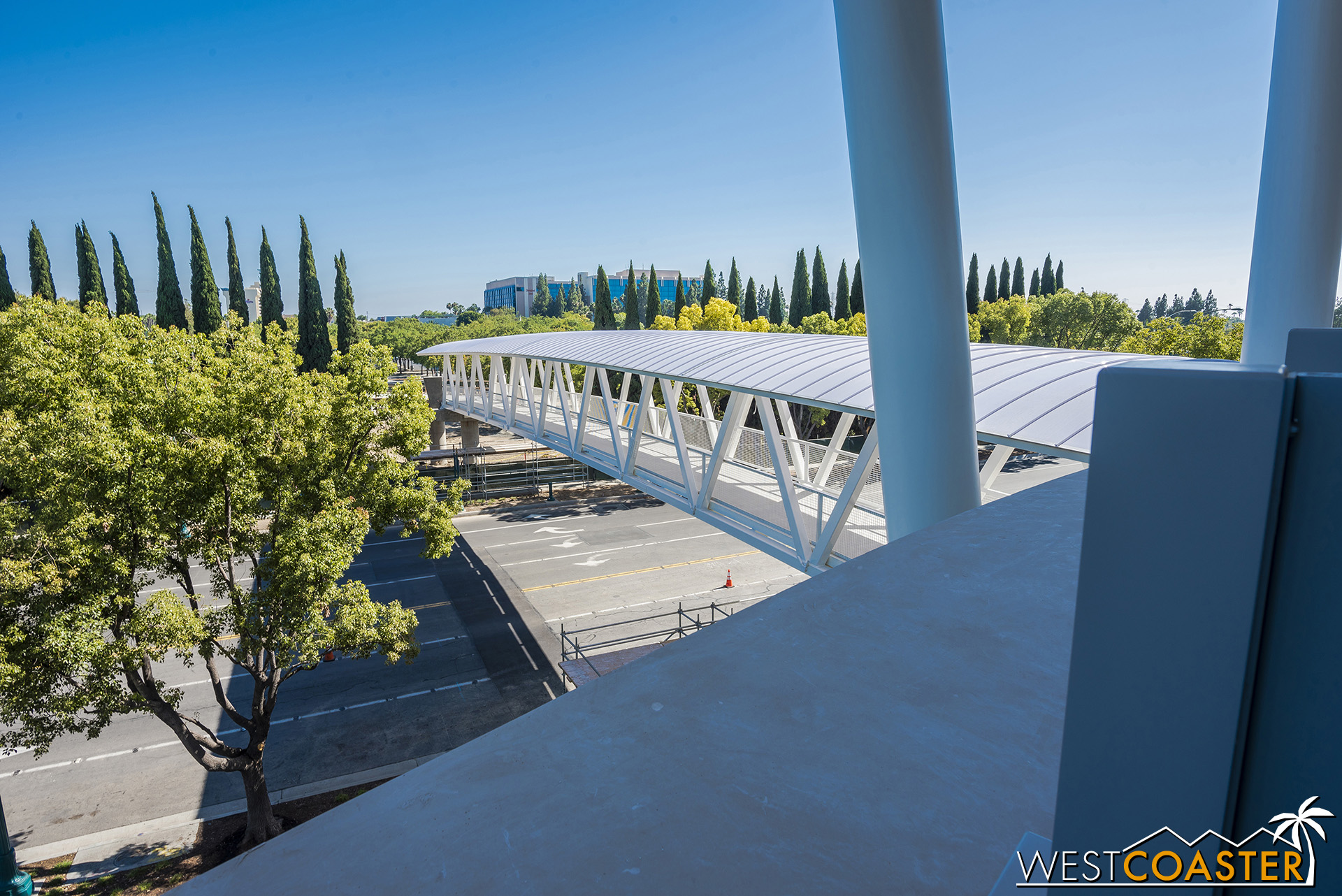  It looks cool.  It’s a two-piece truss bridge that was connected together in the center. 