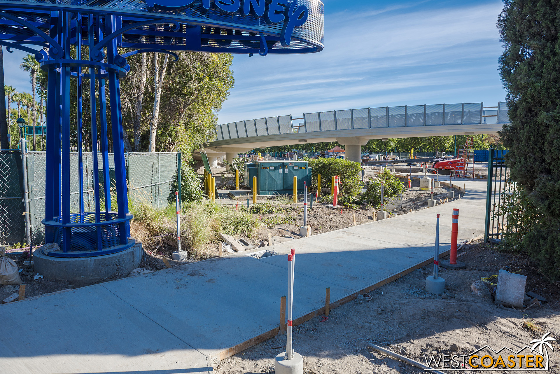  There will be a walkway connecting to the intersection of Disneyland Drive and Magic Way. 