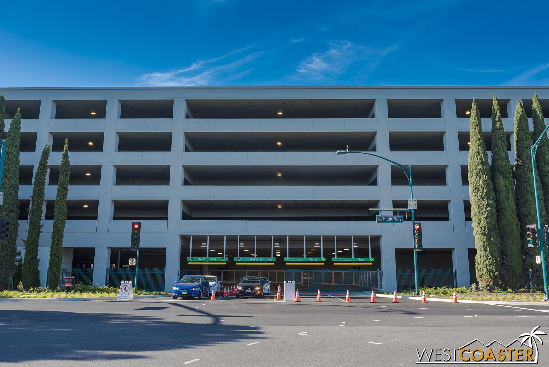 Also, last time, we saw that sometimes, cars can enter the Pixar Pals structure. But also, apparently, they can exit if operations decides to reverse the traffic flow of the Pixar Pals ramp.