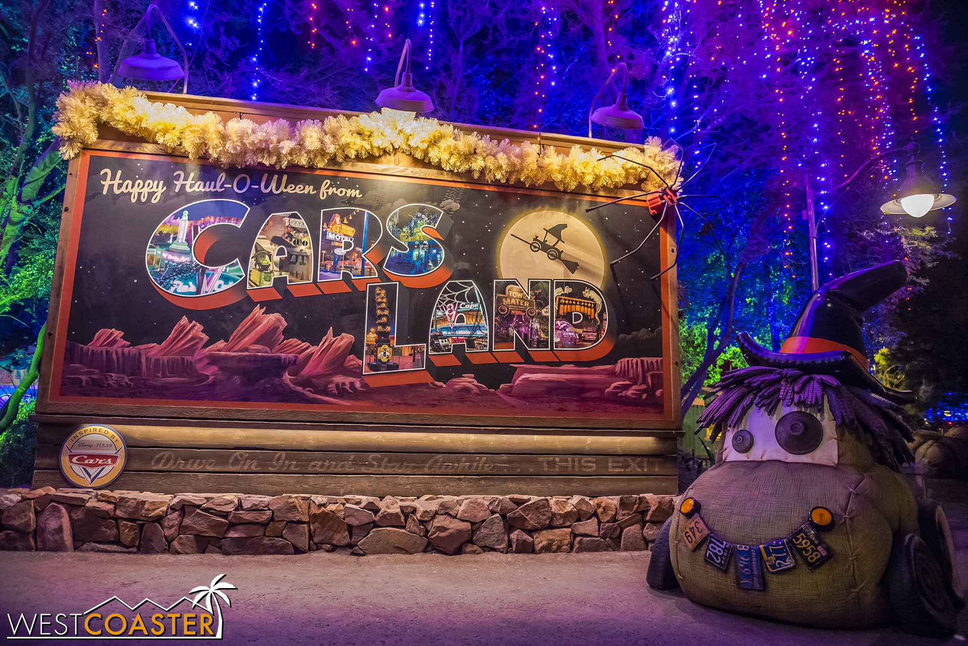  Welcome to Haul-O-Ween in Cars Land! 