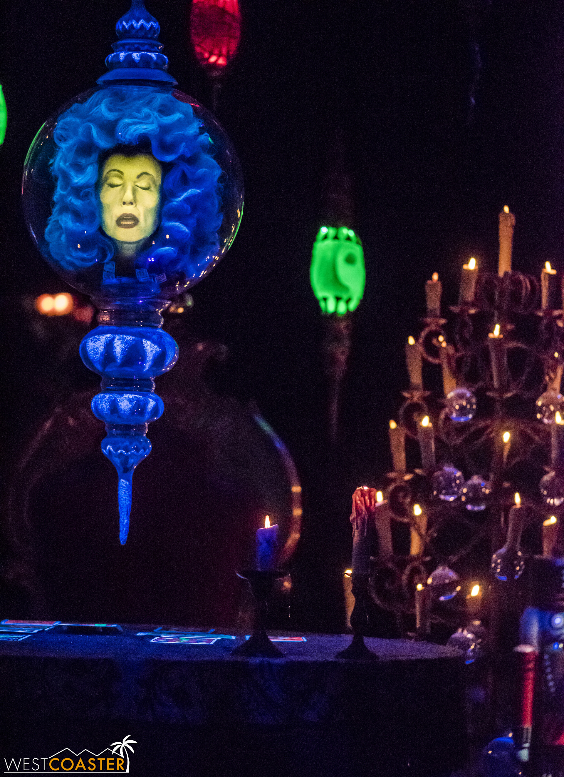  Madame Leota, hanging by a thread. 