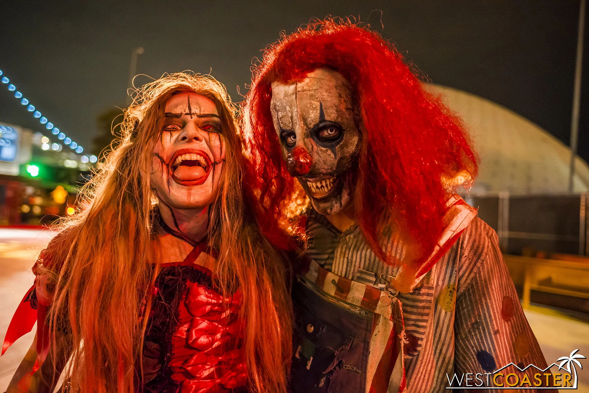 Love all the Dark Harbor street monsters. They’re so fun and sadistic at the same time!