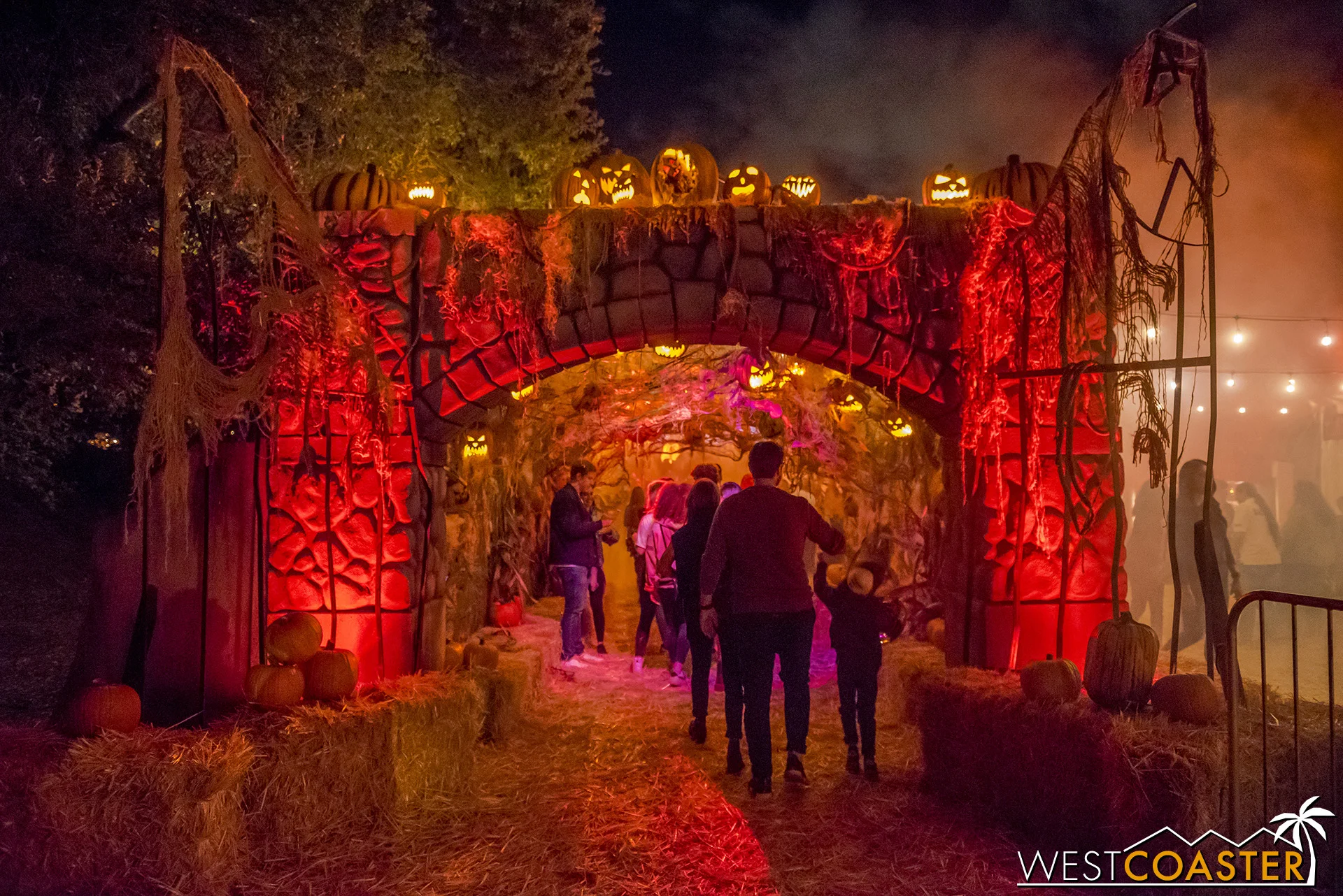Welcome to the 1985 Halloween Festival at Midnight Falls!