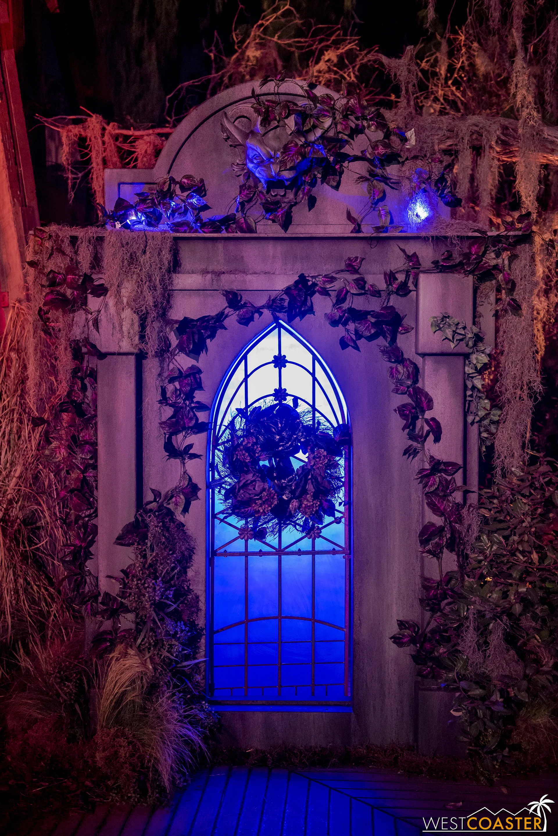 One of two crypts conjures up very creepy and ghostly vibes. They’re great when monsters stand in front of them and pose.