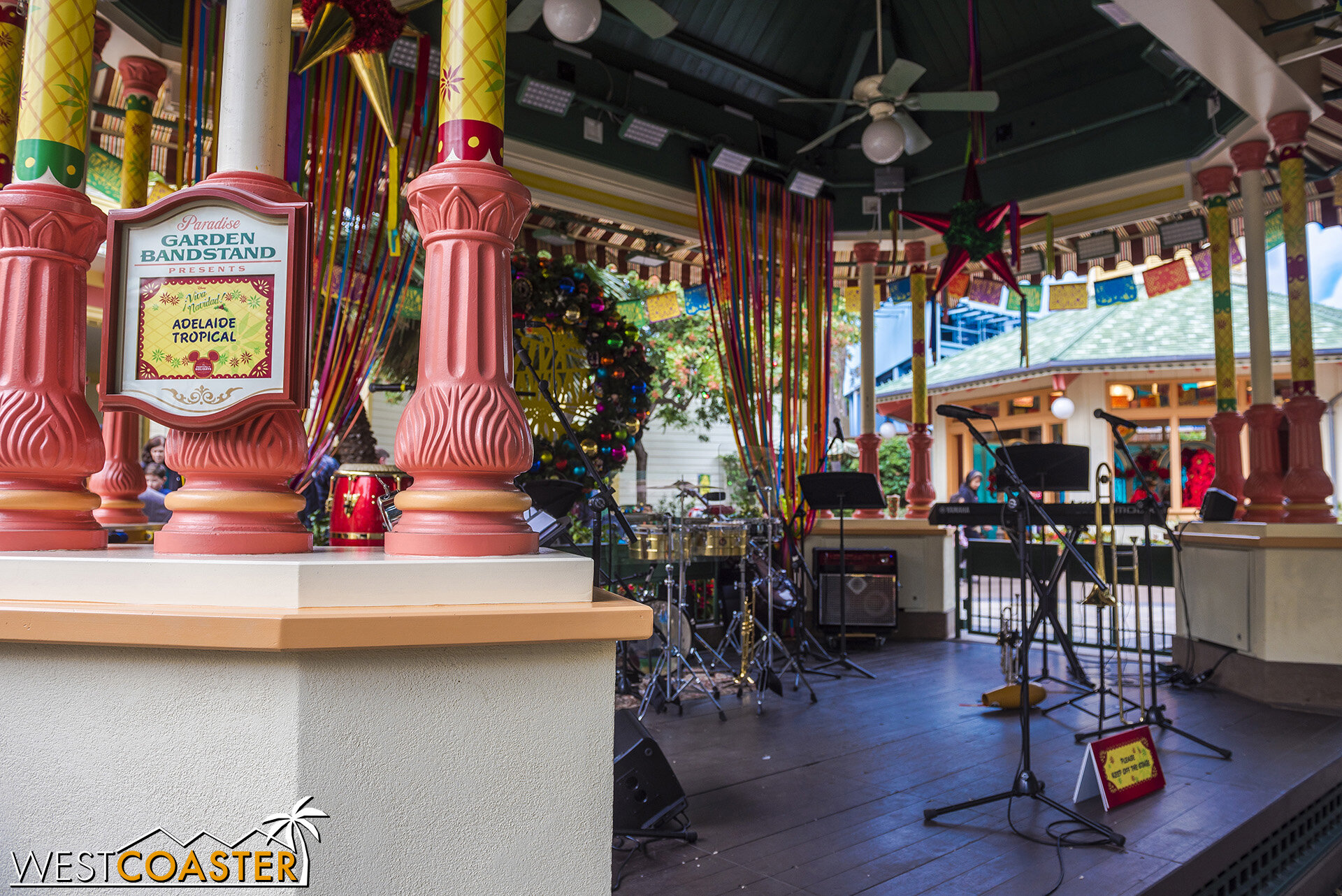  The Paradise Garden Bandstand also features performances by select artists. 