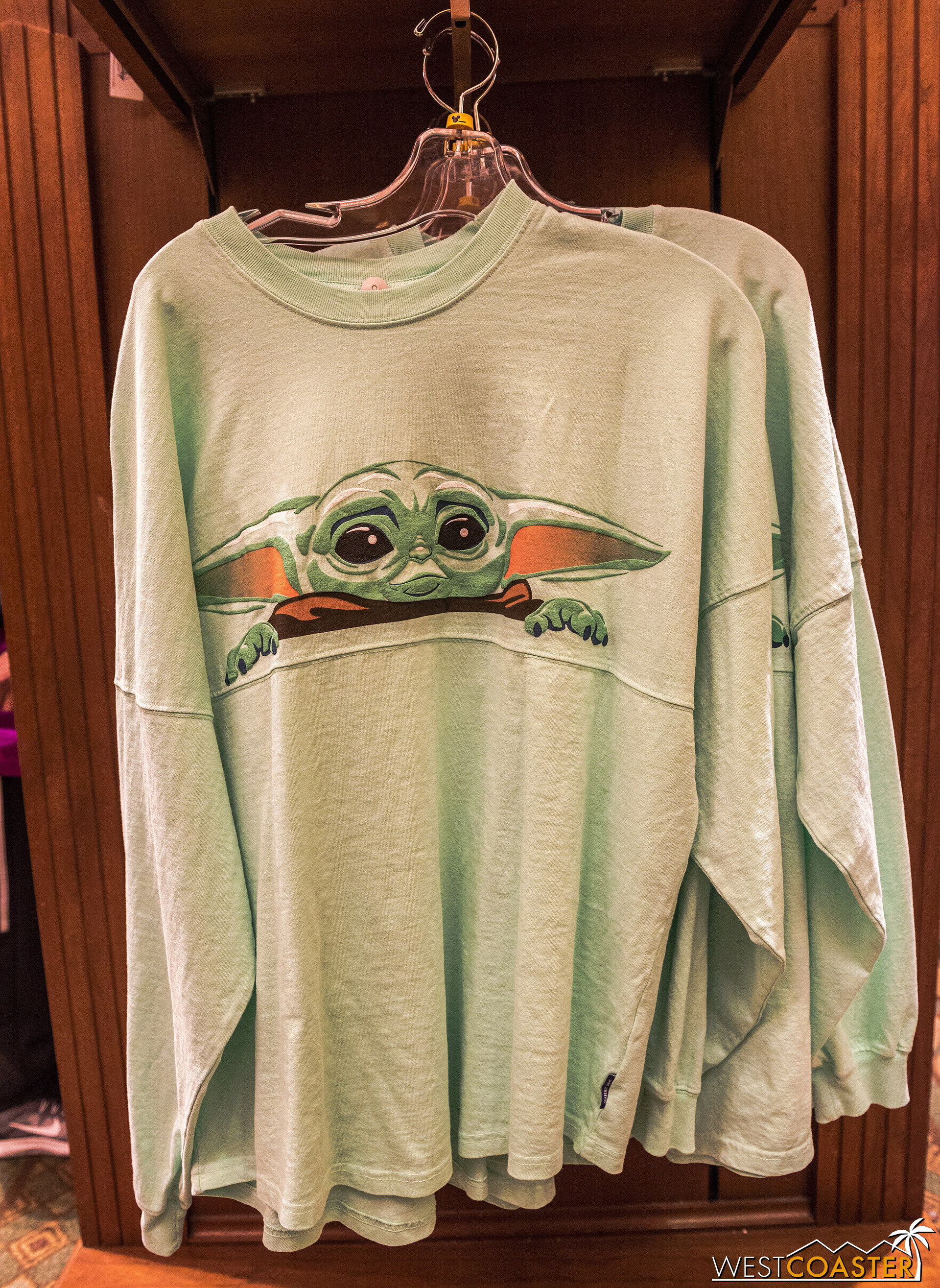  The “Baby Yoda” merch has hit the shelves, and it’s finding a lot of popularity among guests—especially of this piece. 