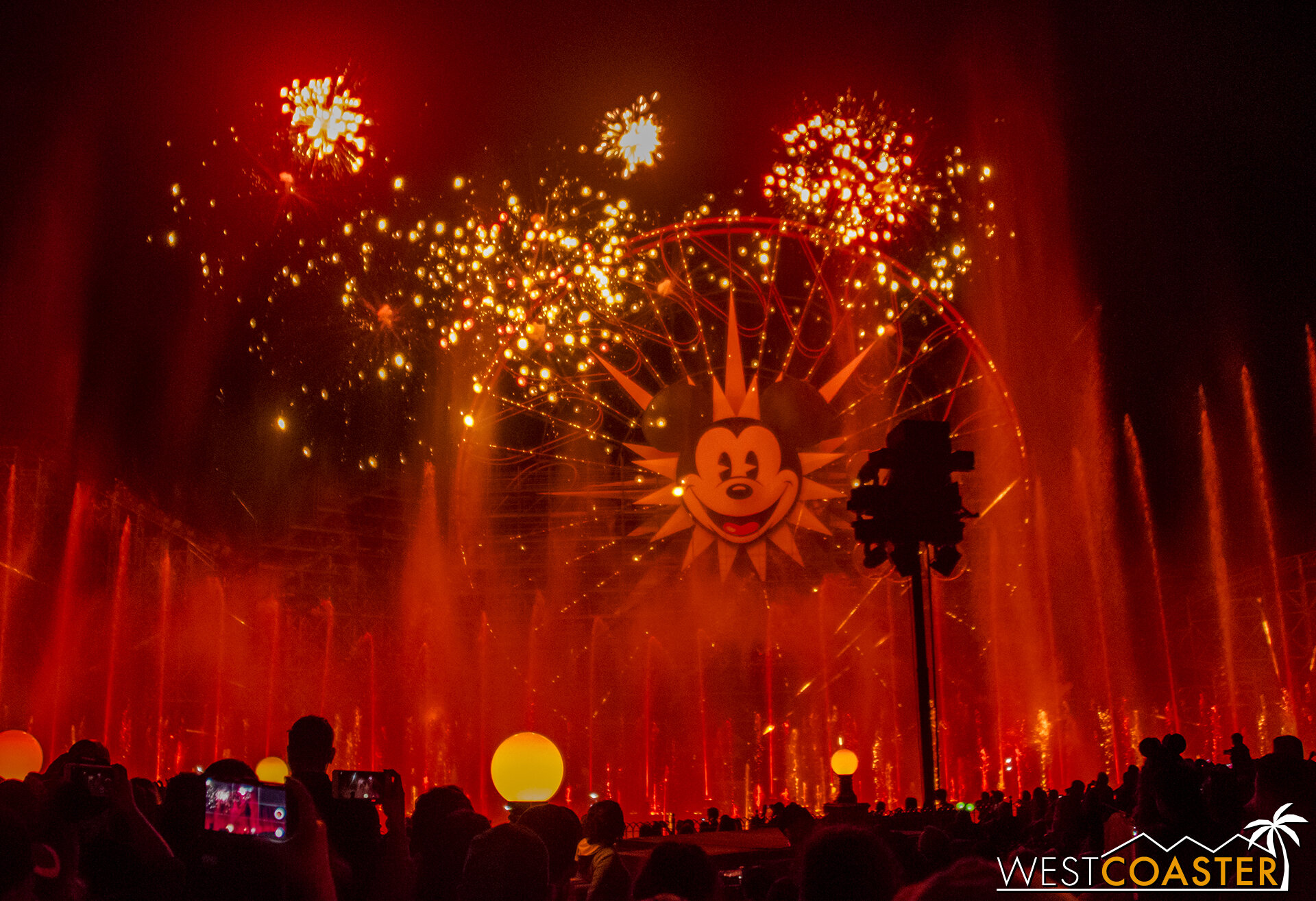  The mini-show ends with a pyrotechnic display before the main World of Color show starts. 