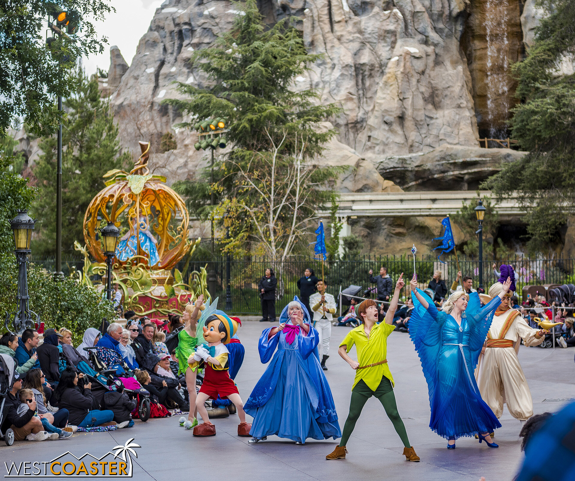 DLR-20_0303-F-Royalty-0000a.jpg