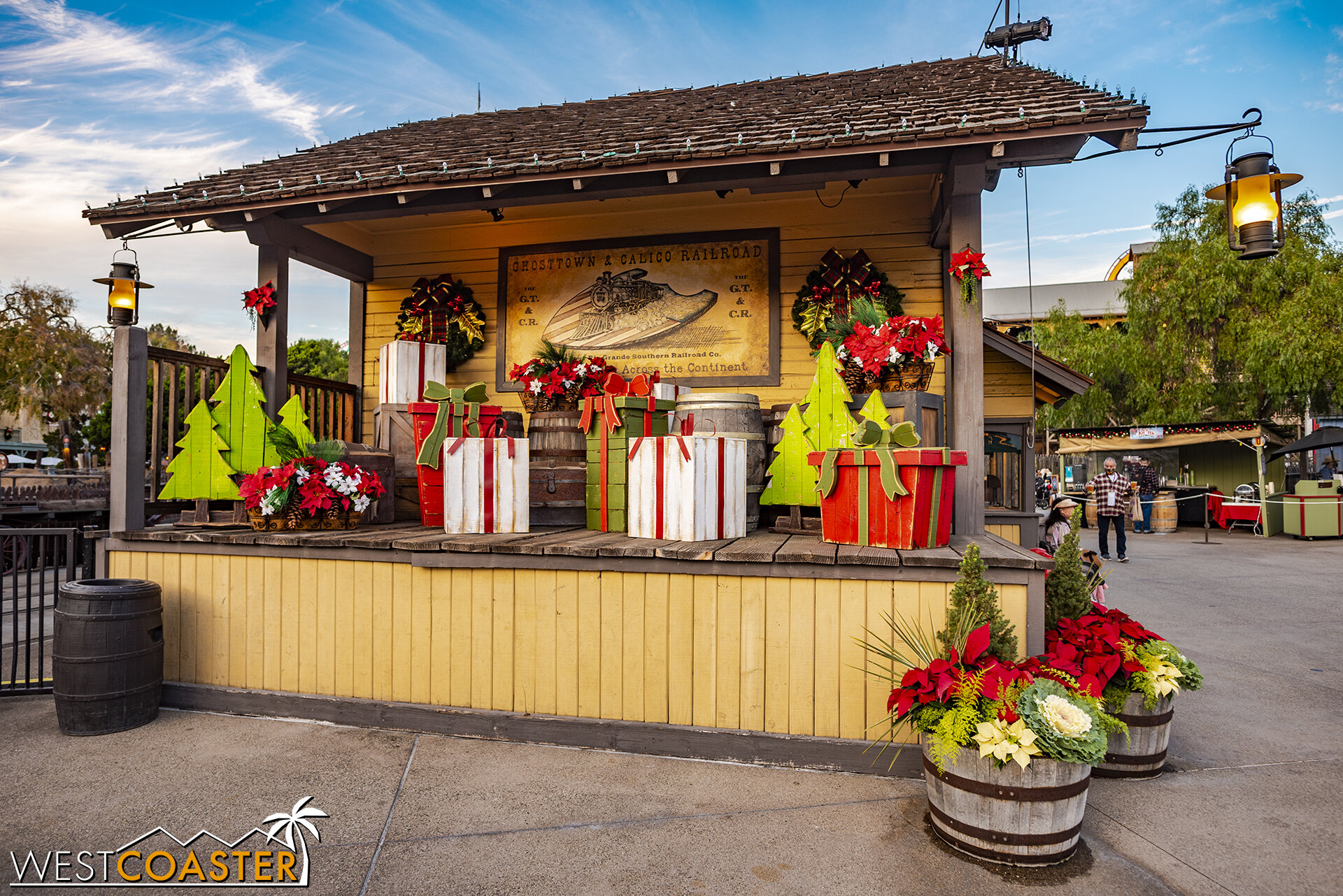  There is holiday theming everywhere, and it’s all so scenic and classic! 