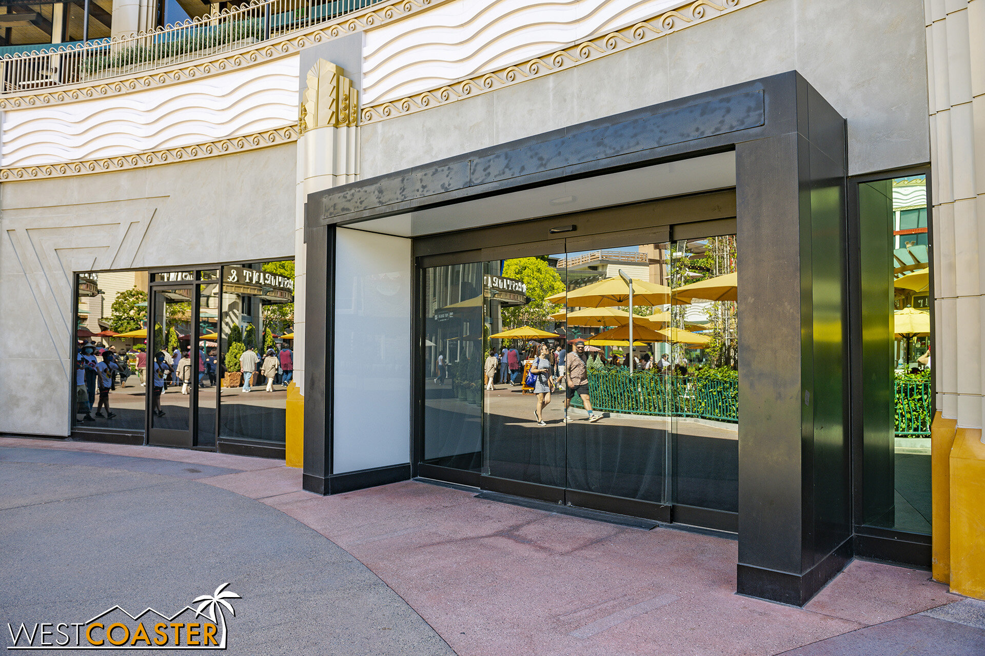  The VOID is no longer present at Downtown Disney, which has created a… void… in this storefront. 