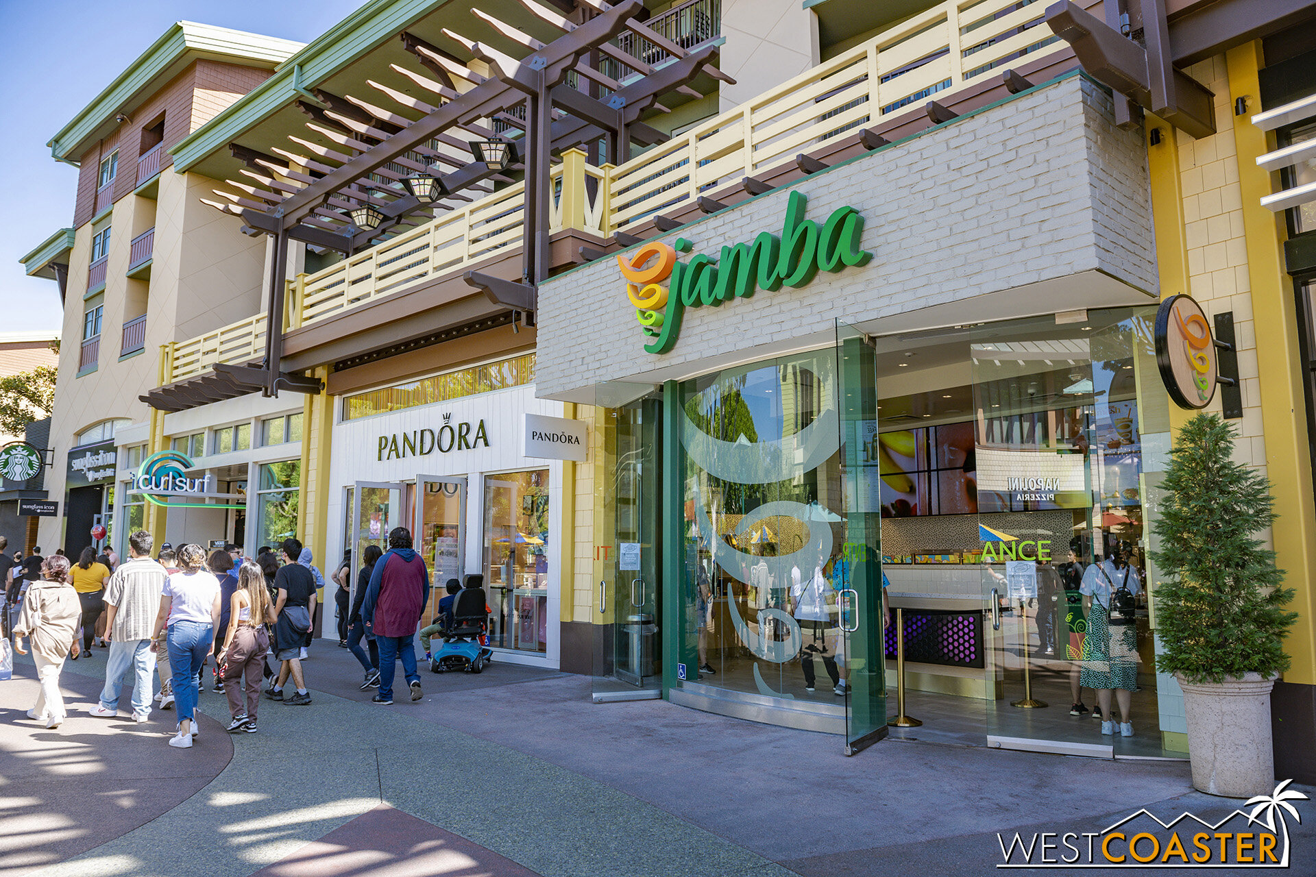  Last year, Jamba Juice underwent a facade renovation to freshen up its look.  So did Pandora, next door. 