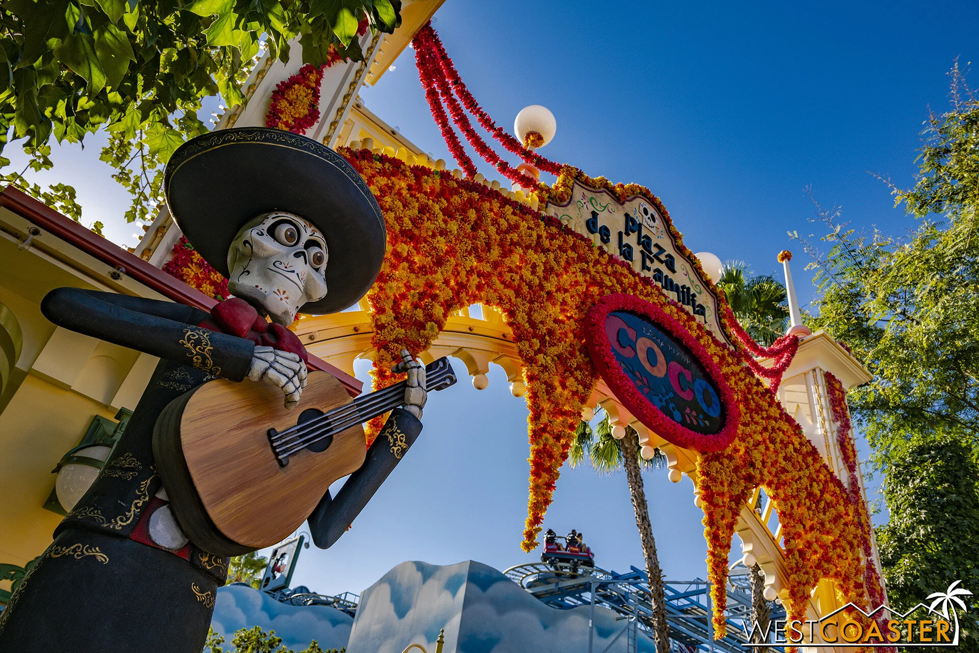  And these skeletons are quite welcoming! 