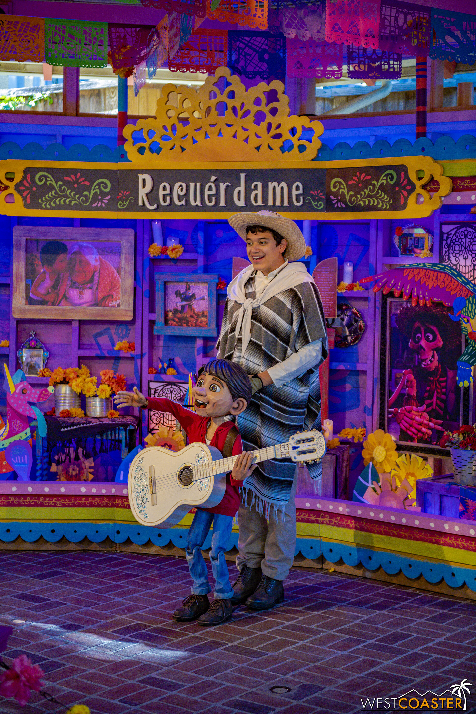  I didn’t stop by at the right time, but A Musical Celebration of Coco, which recaps the movie in song and dance, also takes place just outside at the parade corridor several times a day. 